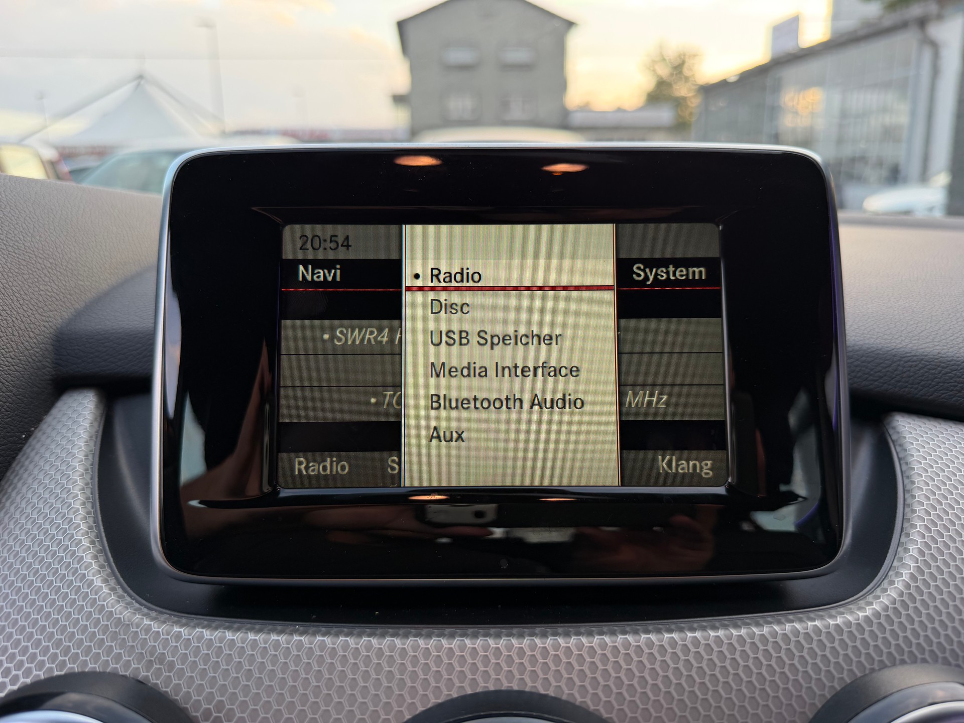 MERCEDES-BENZ B 200 7G-DCT-image-22