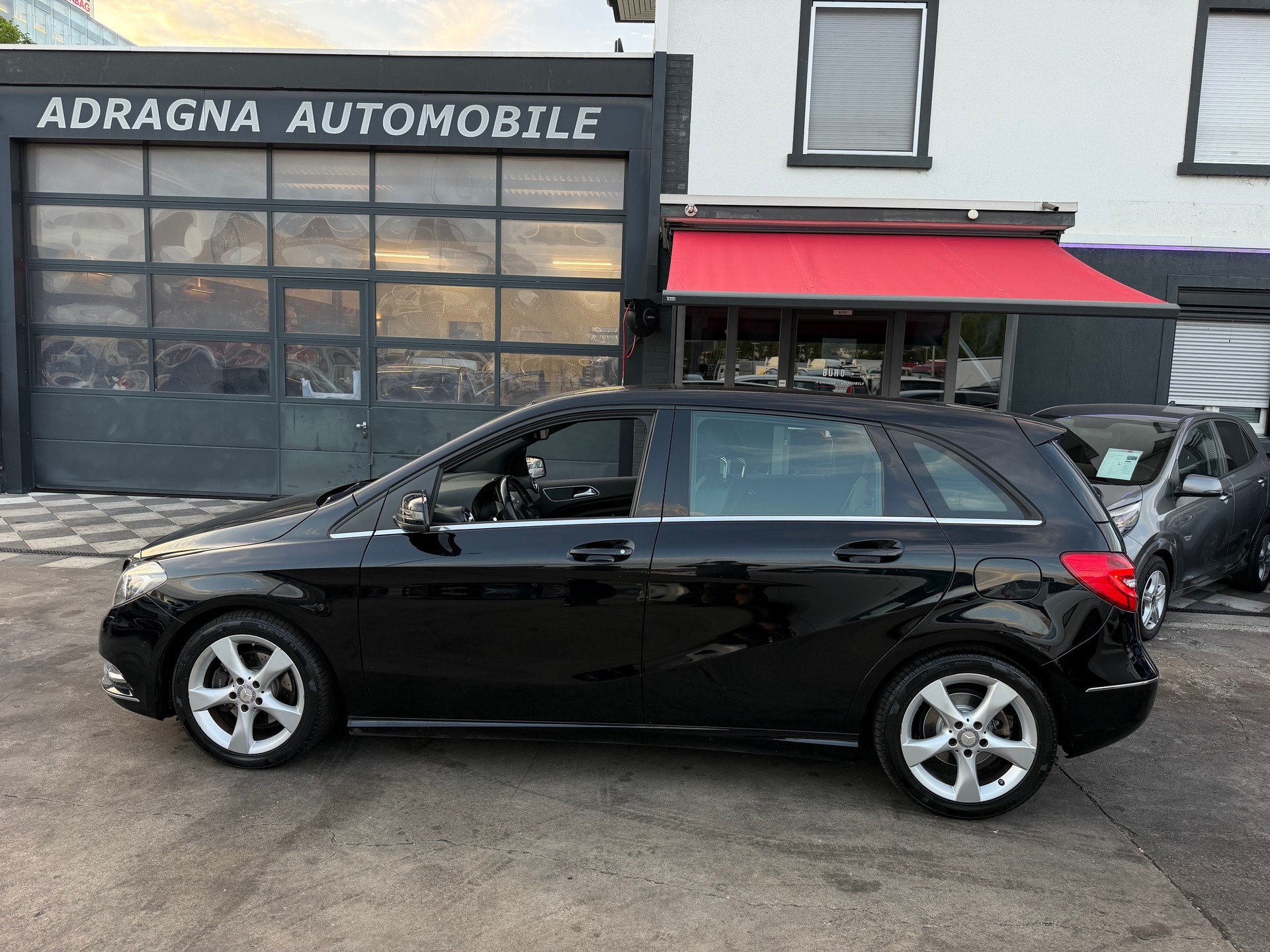 MERCEDES-BENZ B 200 7G-DCT-image-4