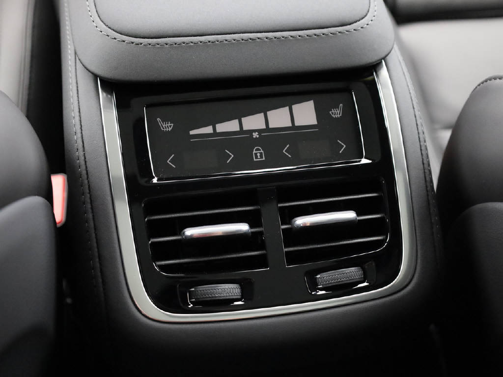 VOLVO XC90 2.0 T8 TE Black Edition eAWD-image-29