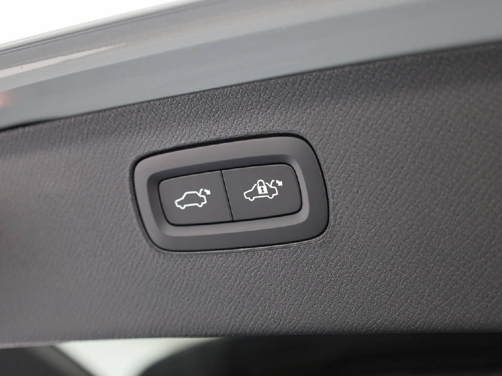 VOLVO XC90 2.0 T8 TE Black Edition eAWD-image-28