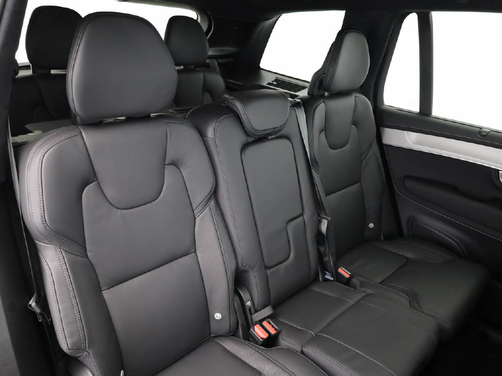 VOLVO XC90 2.0 T8 TE Black Edition eAWD-image-3