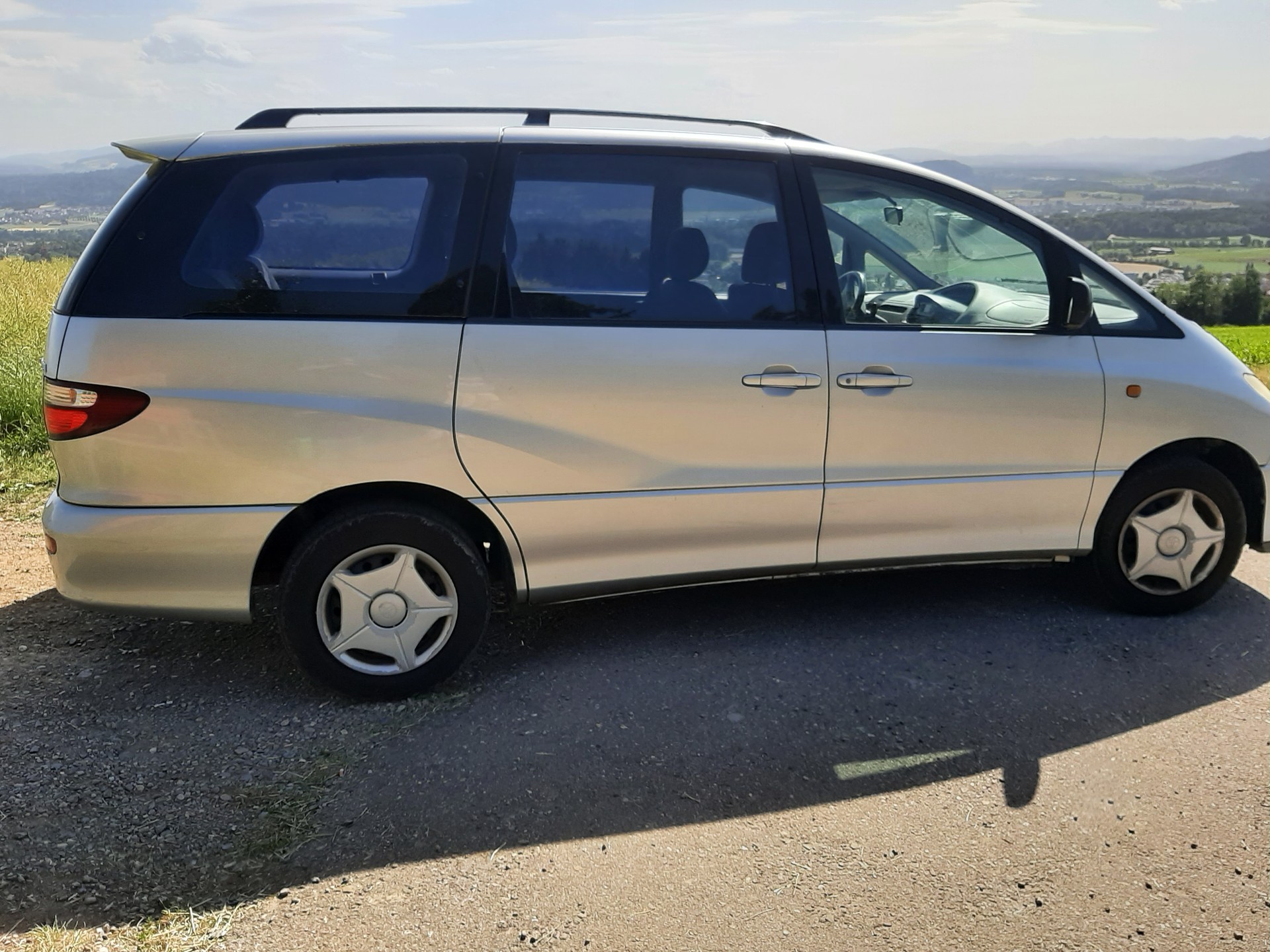 TOYOTA 2.4 Linea Luna 7P.-image-0