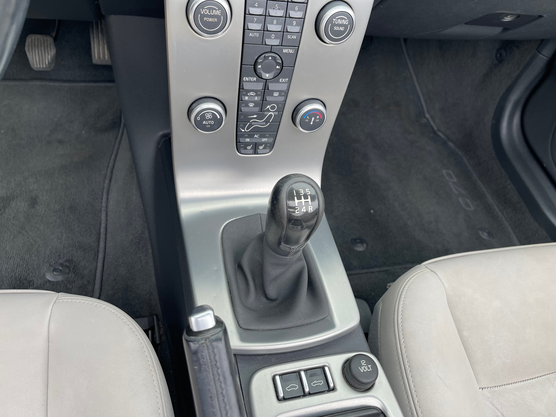 VOLVO C70 2.4 Momentum-image-13