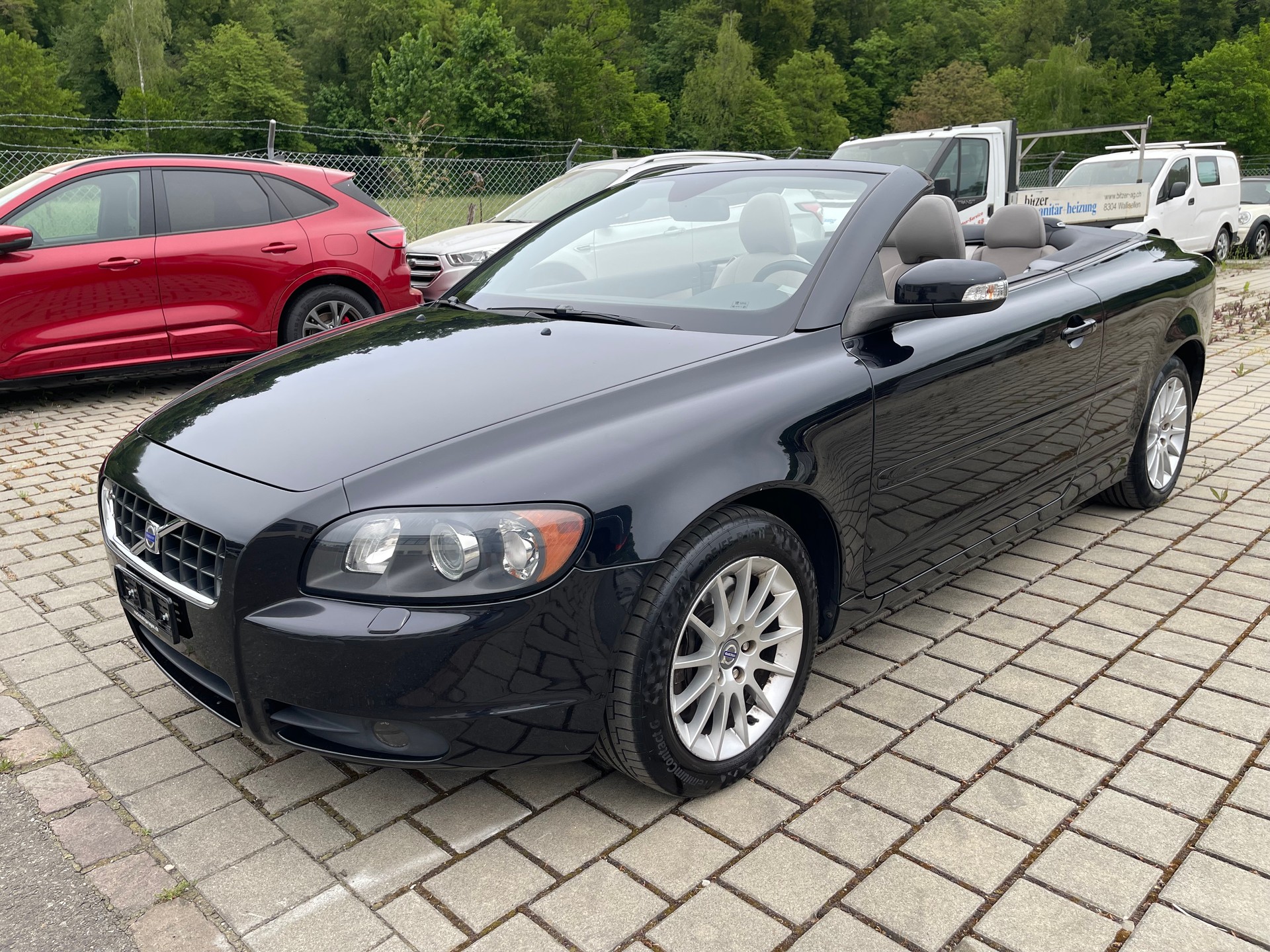 VOLVO C70 2.4 Momentum-image-0