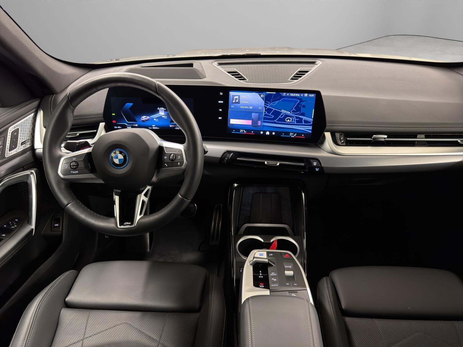 BMW iX1 30 xDrive-image-19