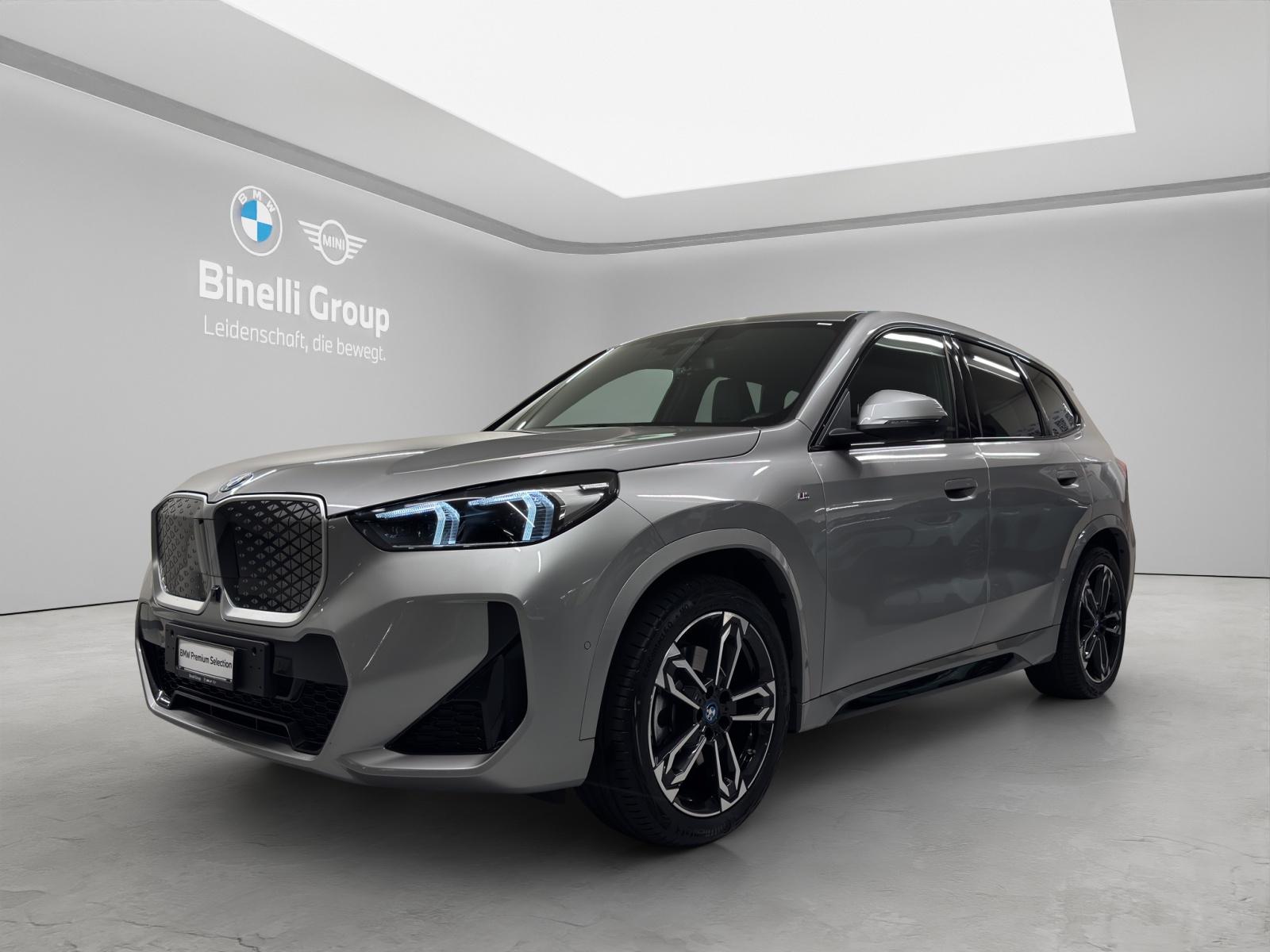 BMW iX1 30 xDrive-image-0