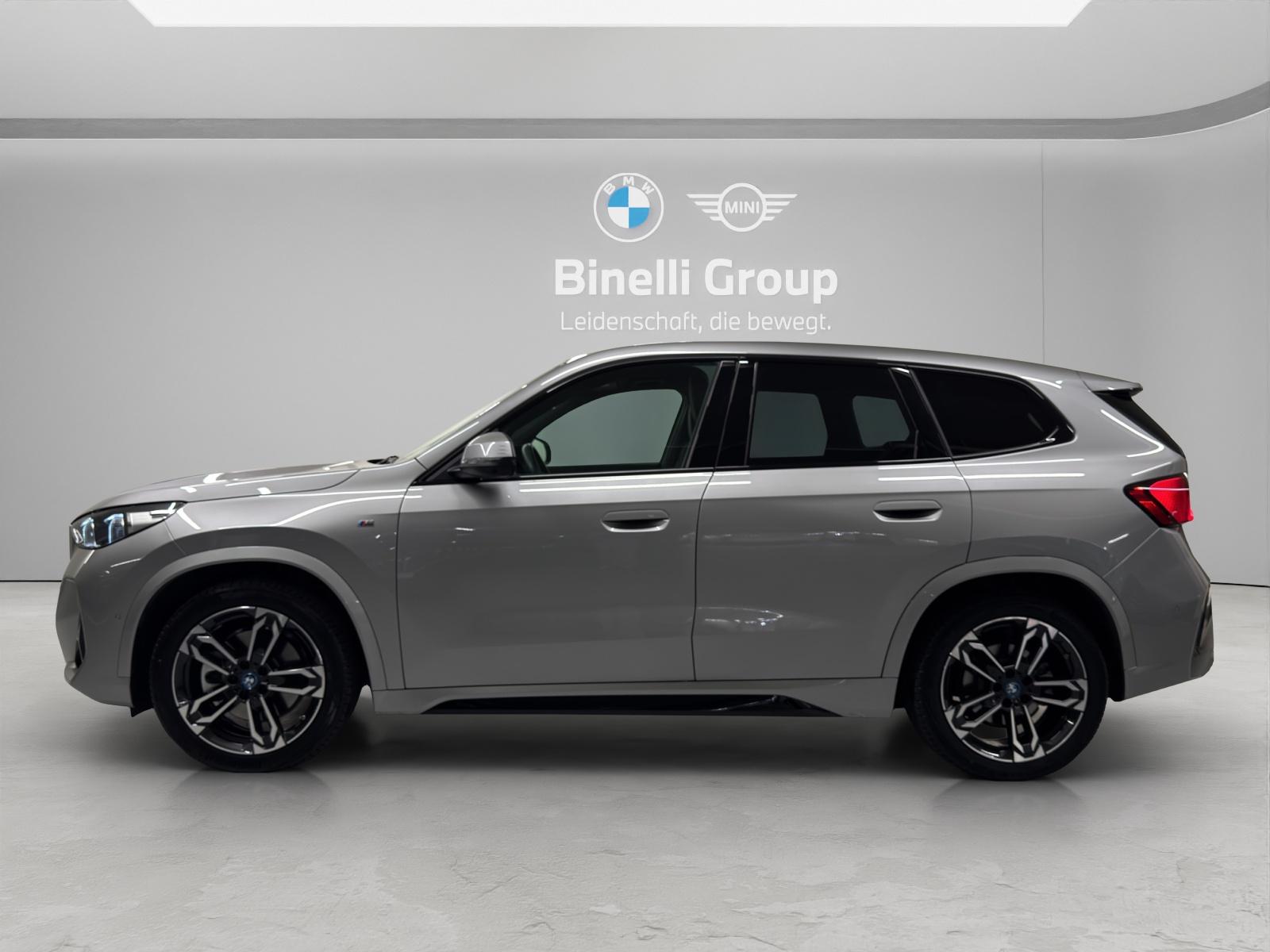 BMW iX1 30 xDrive-image-1