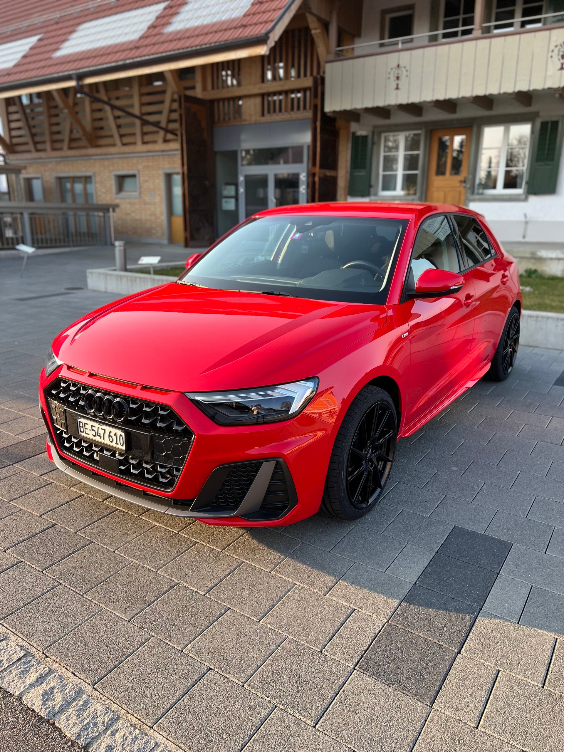 AUDI 1.5 35 TFSI S Line S-Tronic-image-0