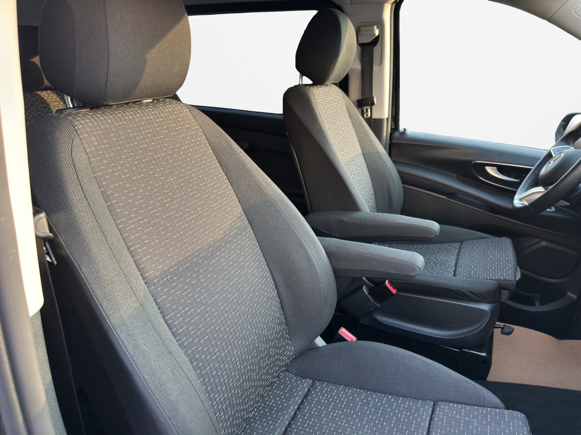 MERCEDES-BENZ Vito 116 CDI Lang Select Tourer 4Matic 9G-Tronic-image-14