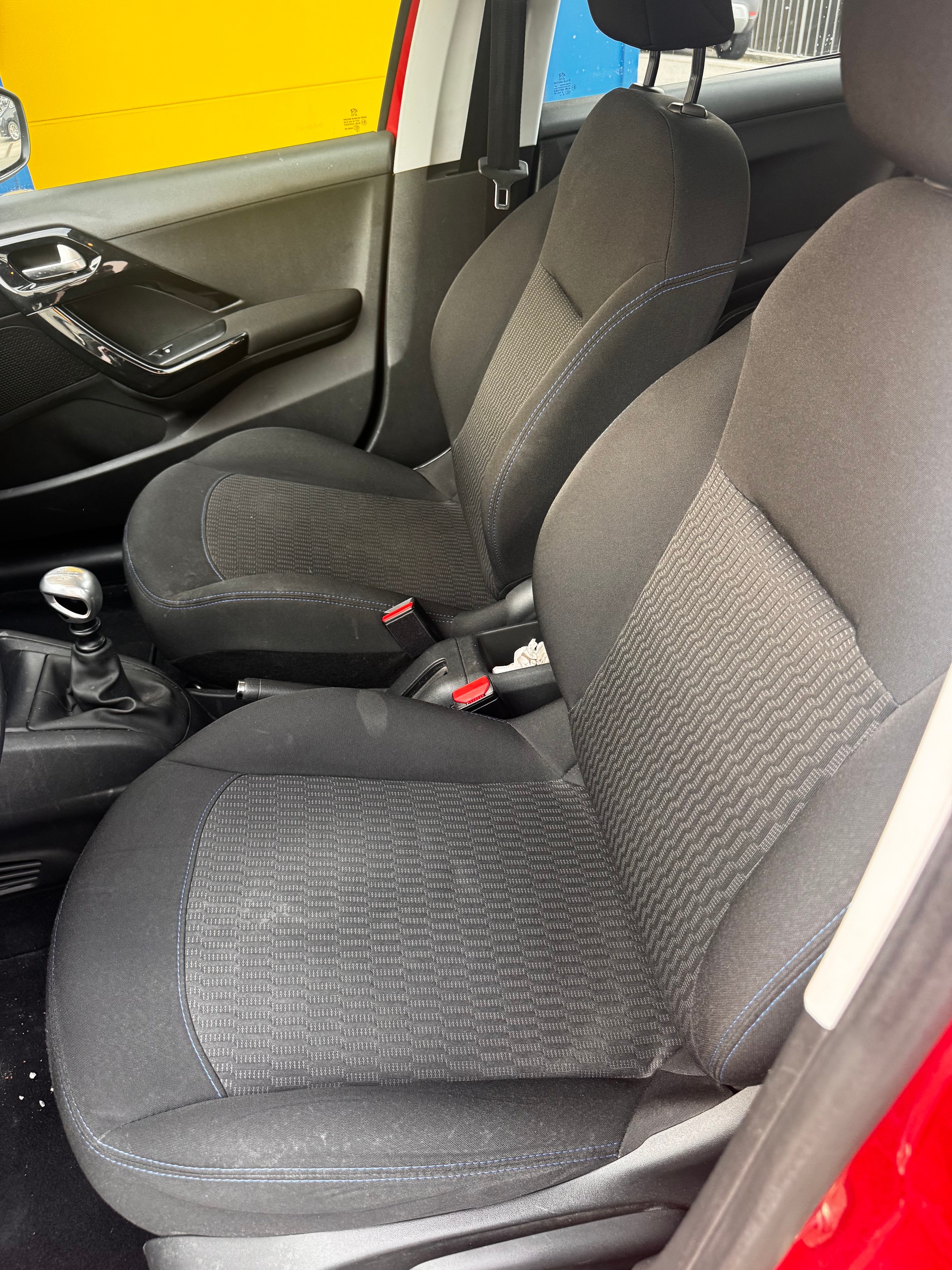 PEUGEOT 208 1.5 BlueHDi Active-image-4