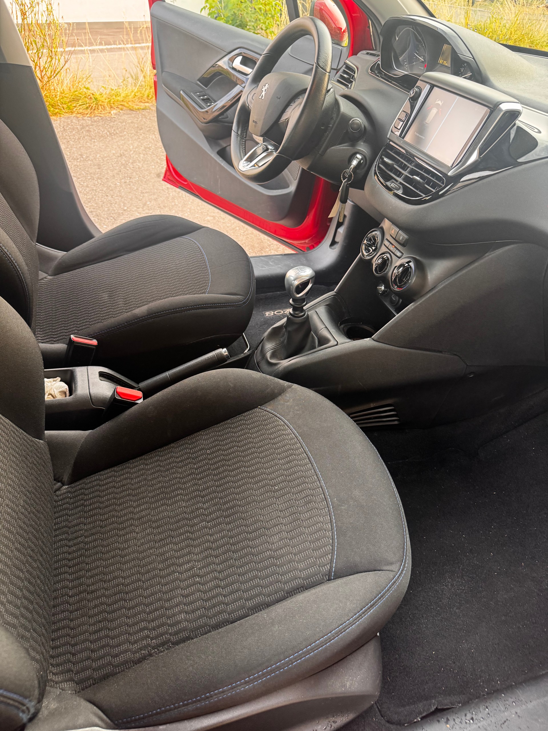 PEUGEOT 208 1.5 BlueHDi Active-image-3