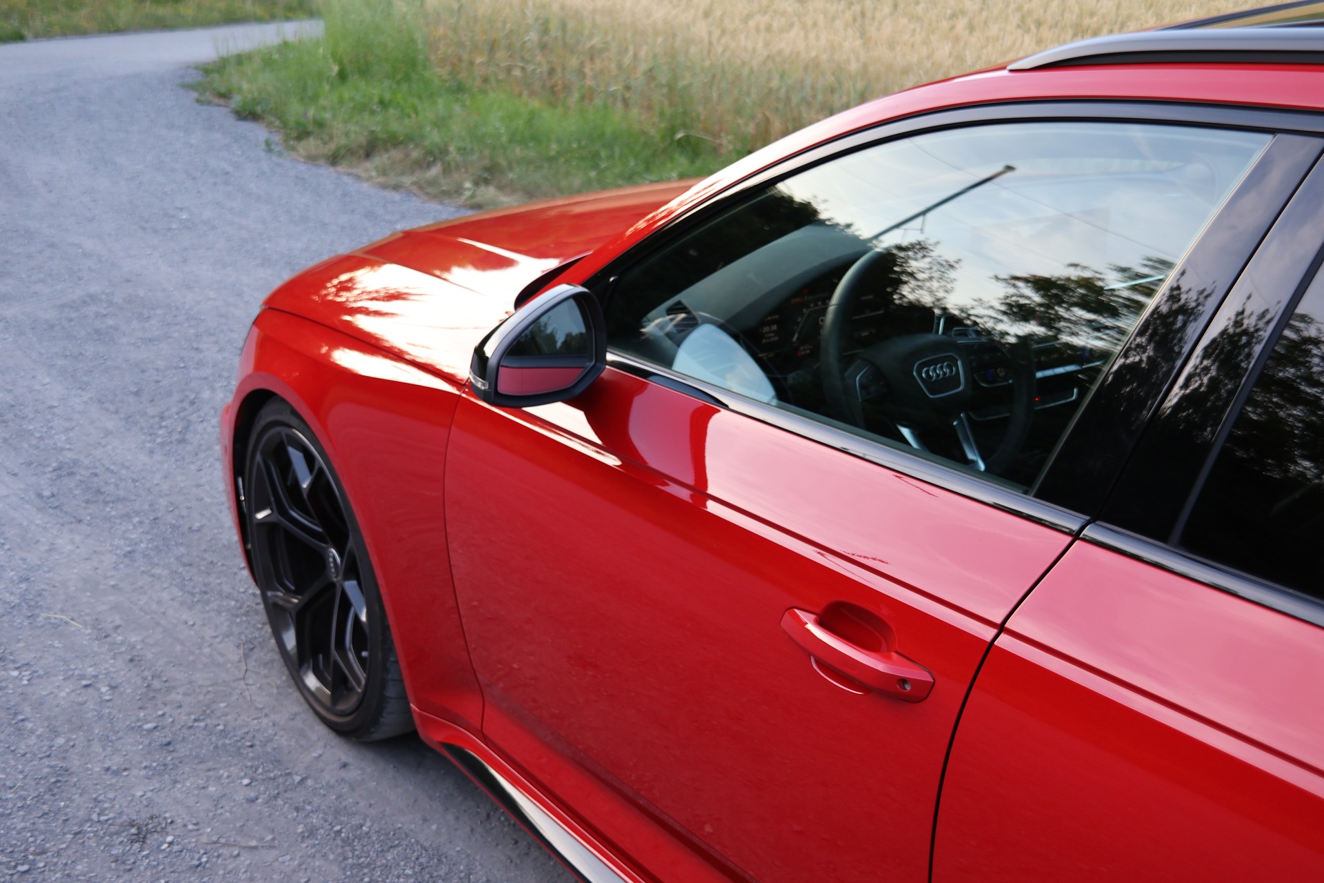 AUDI RS4 Avant quattro tiptronic-image-9