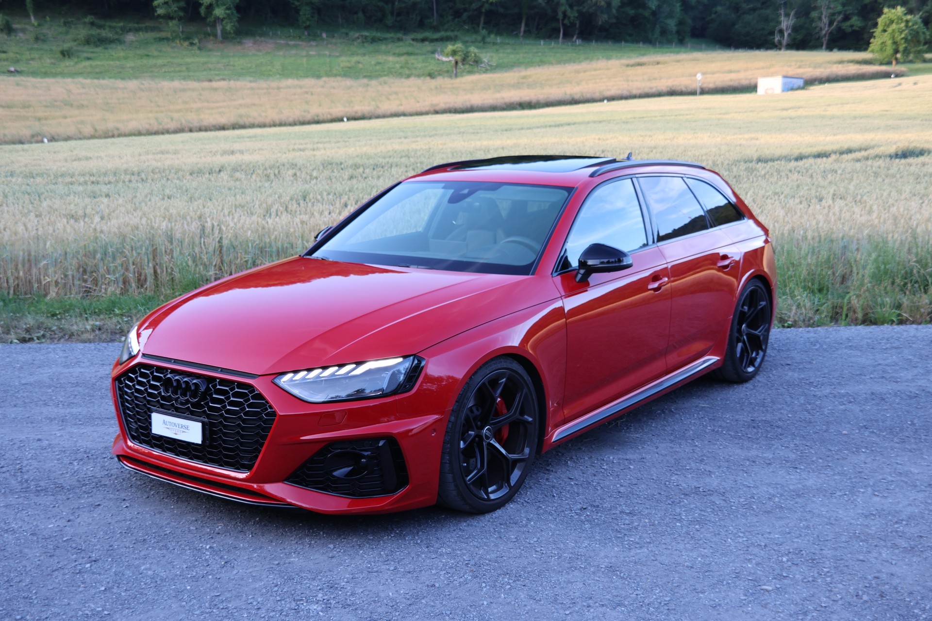 AUDI RS4 Avant quattro tiptronic-image-0