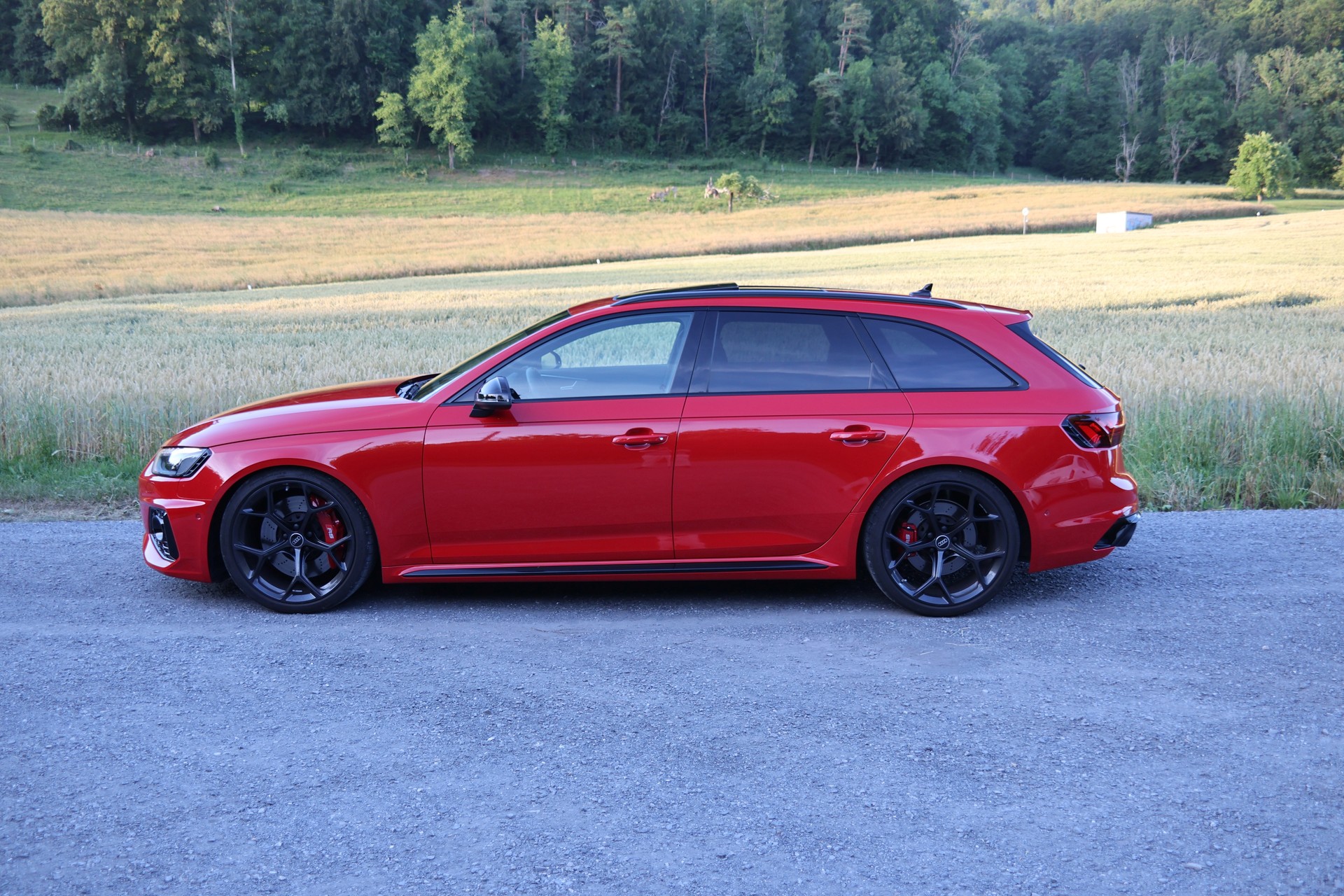 AUDI RS4 Avant quattro tiptronic-image-2