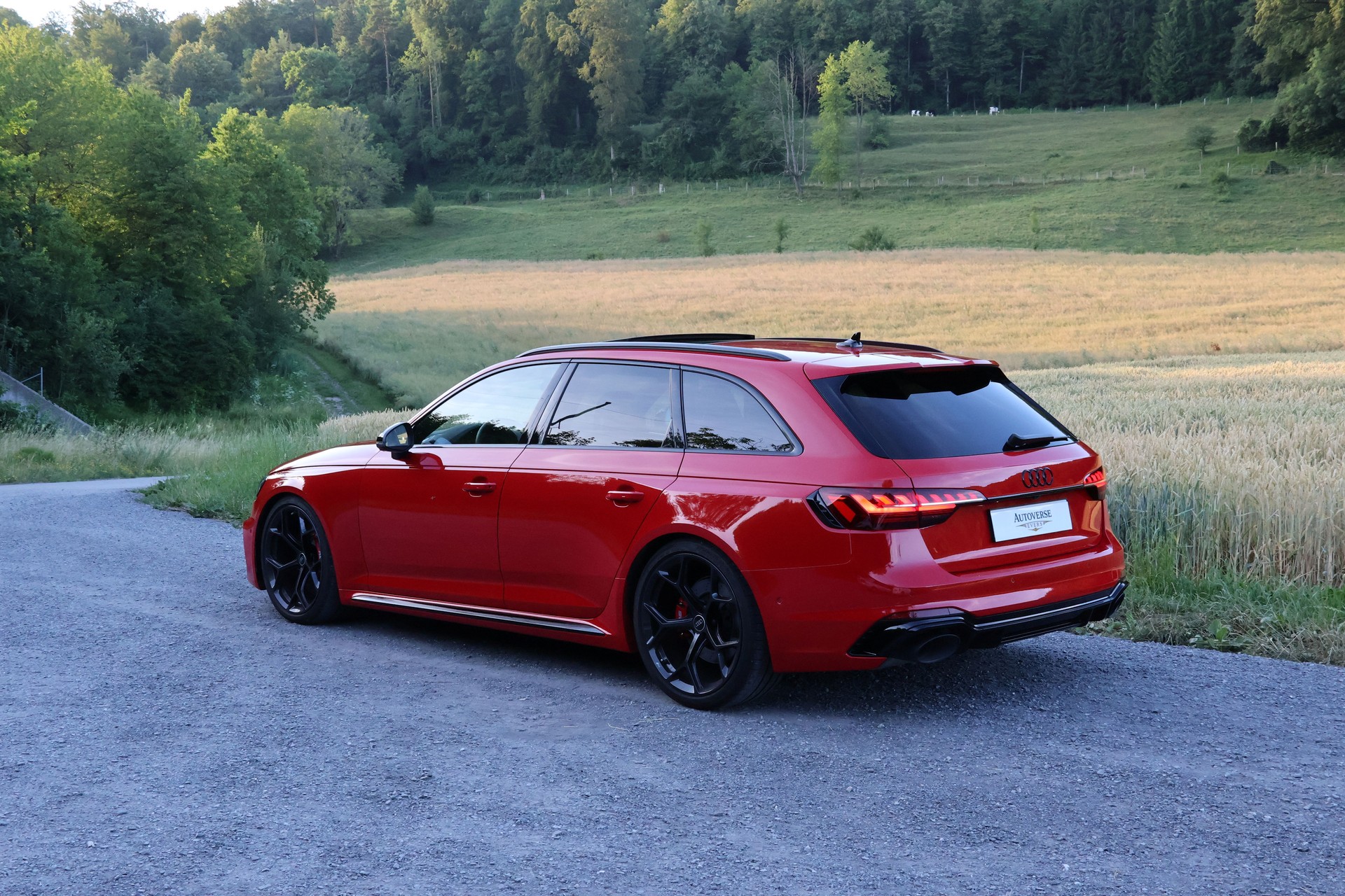 AUDI RS4 Avant quattro tiptronic-image-3