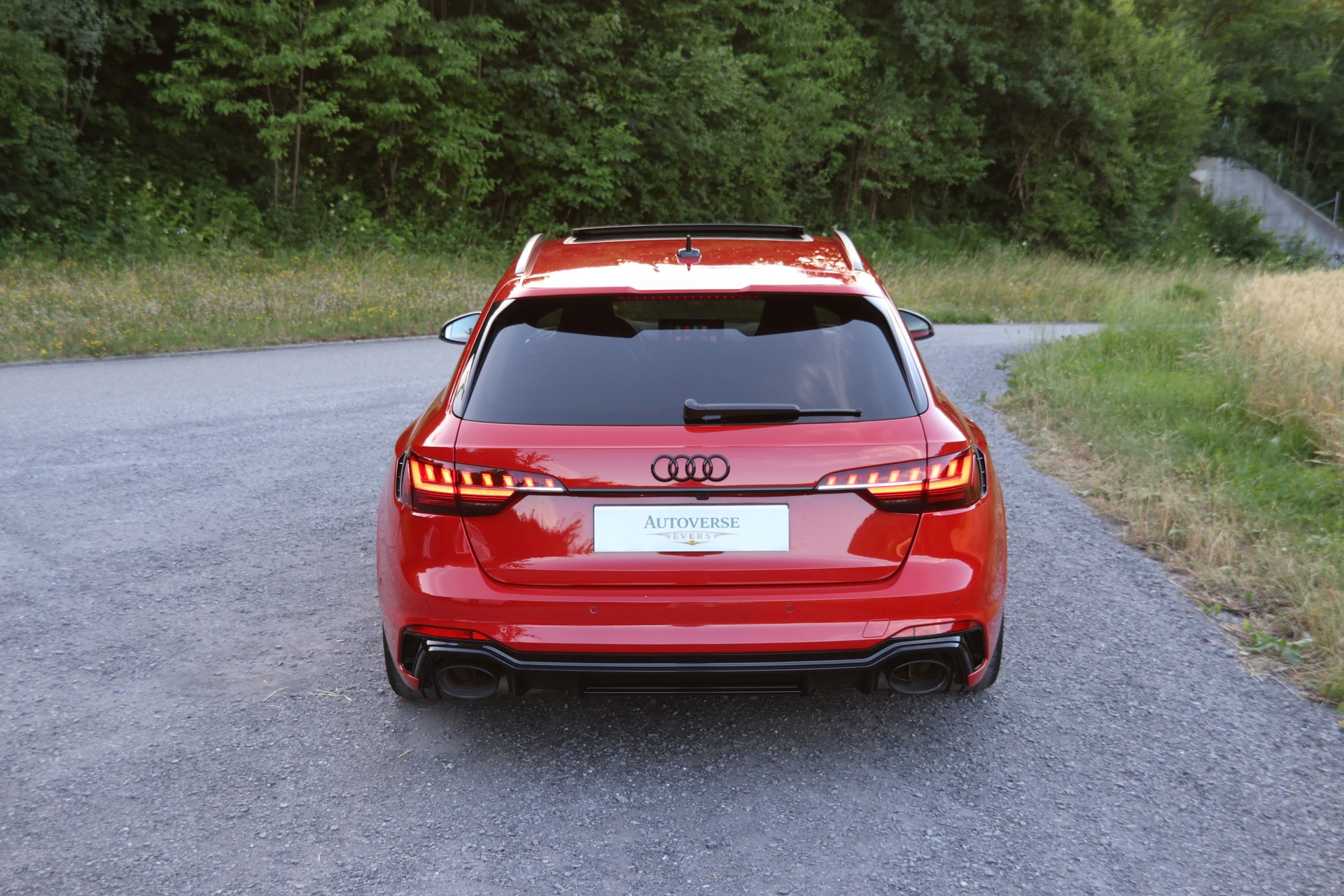 AUDI RS4 Avant quattro tiptronic-image-4