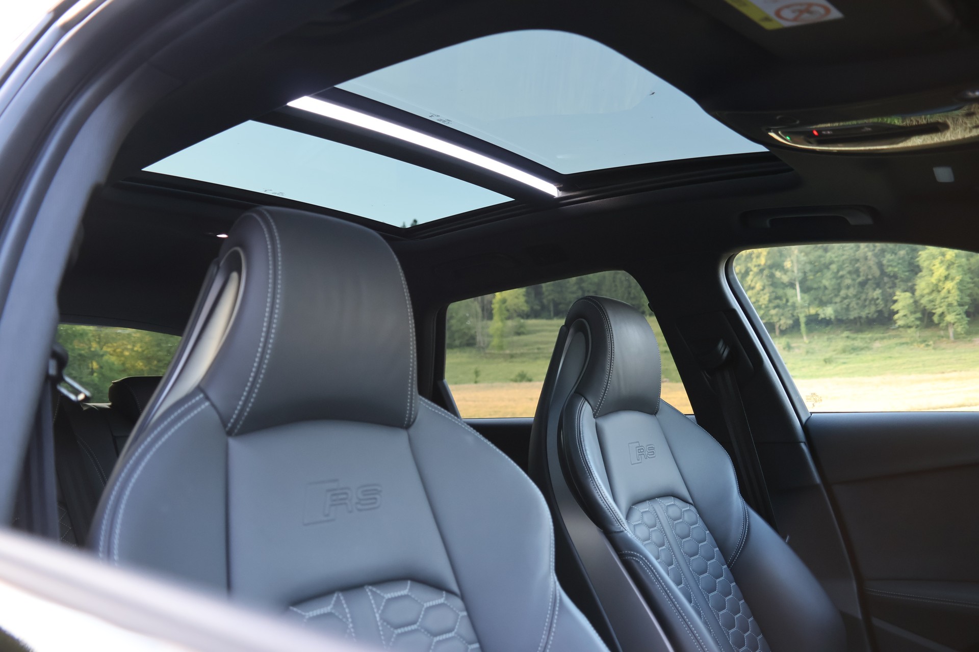 AUDI RS4 Avant quattro tiptronic-image-10