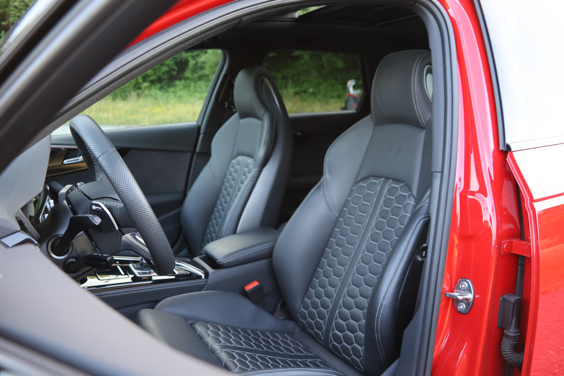 AUDI RS4 Avant quattro tiptronic-image-12
