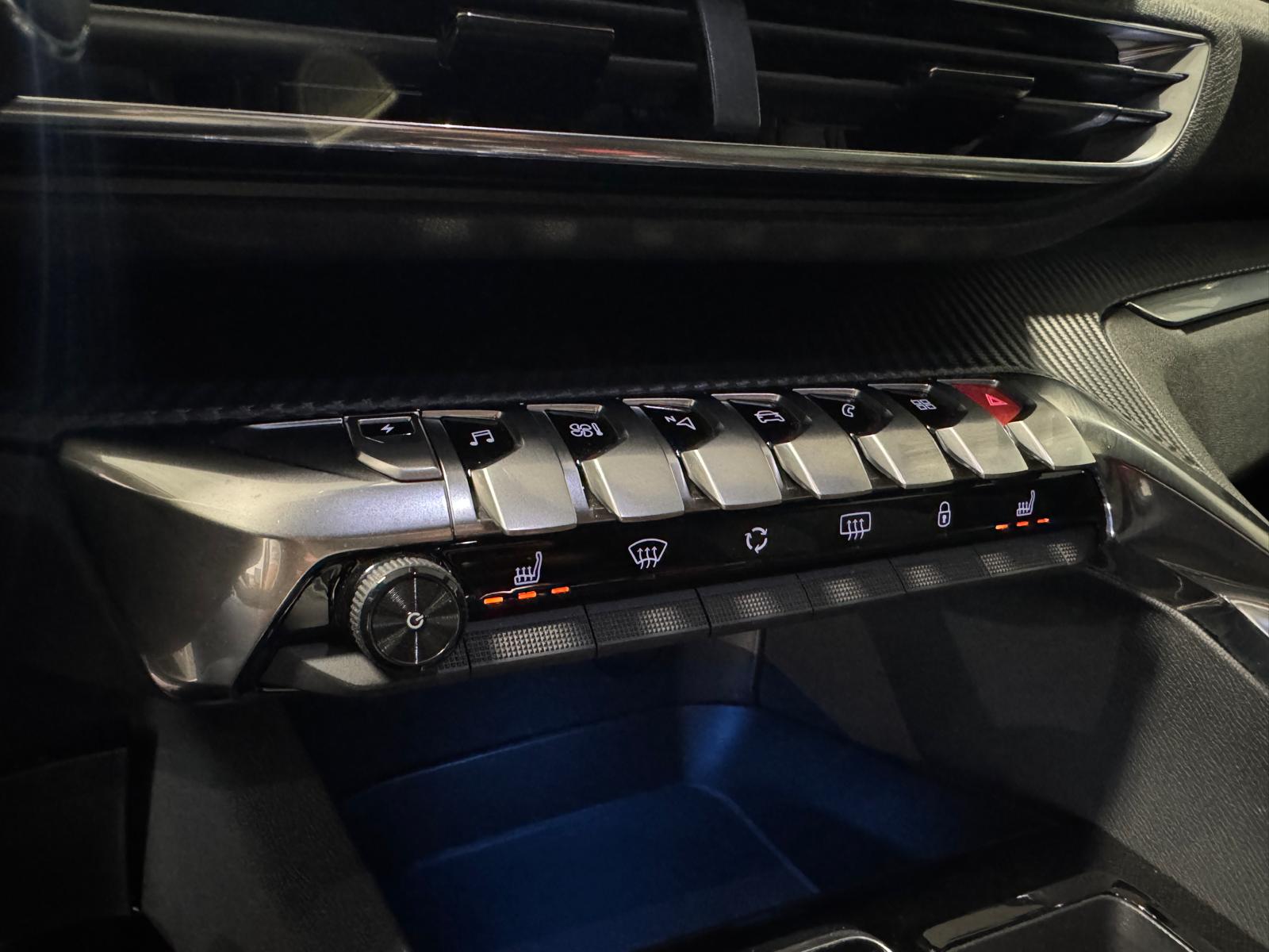 PEUGEOT 3008 1.6 Plug-in Hybrid Allure Pack-image-22
