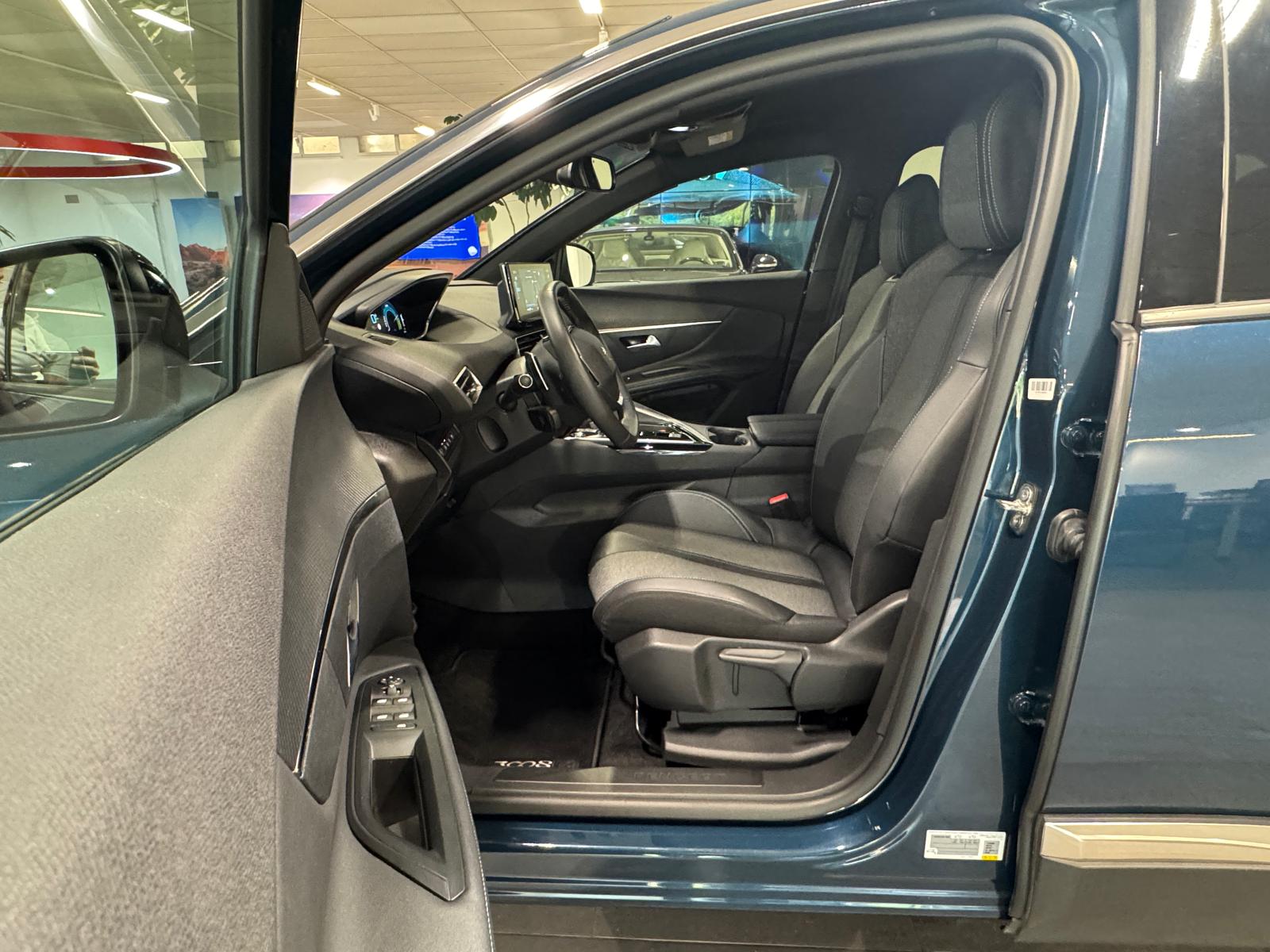 PEUGEOT 3008 1.6 Plug-in Hybrid Allure Pack-image-8