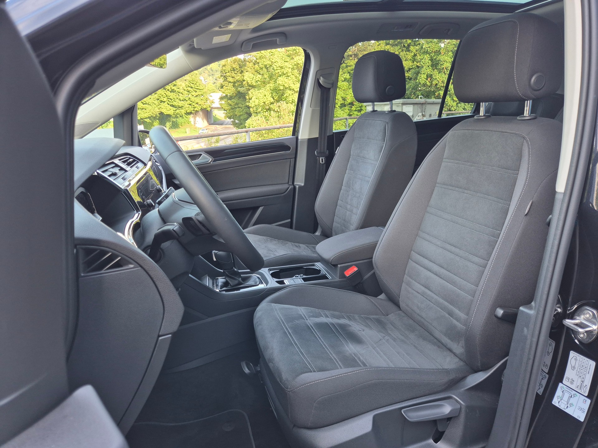 VW Touran 2.0 TDI BlueMotion Technology Highline DSG-image-10