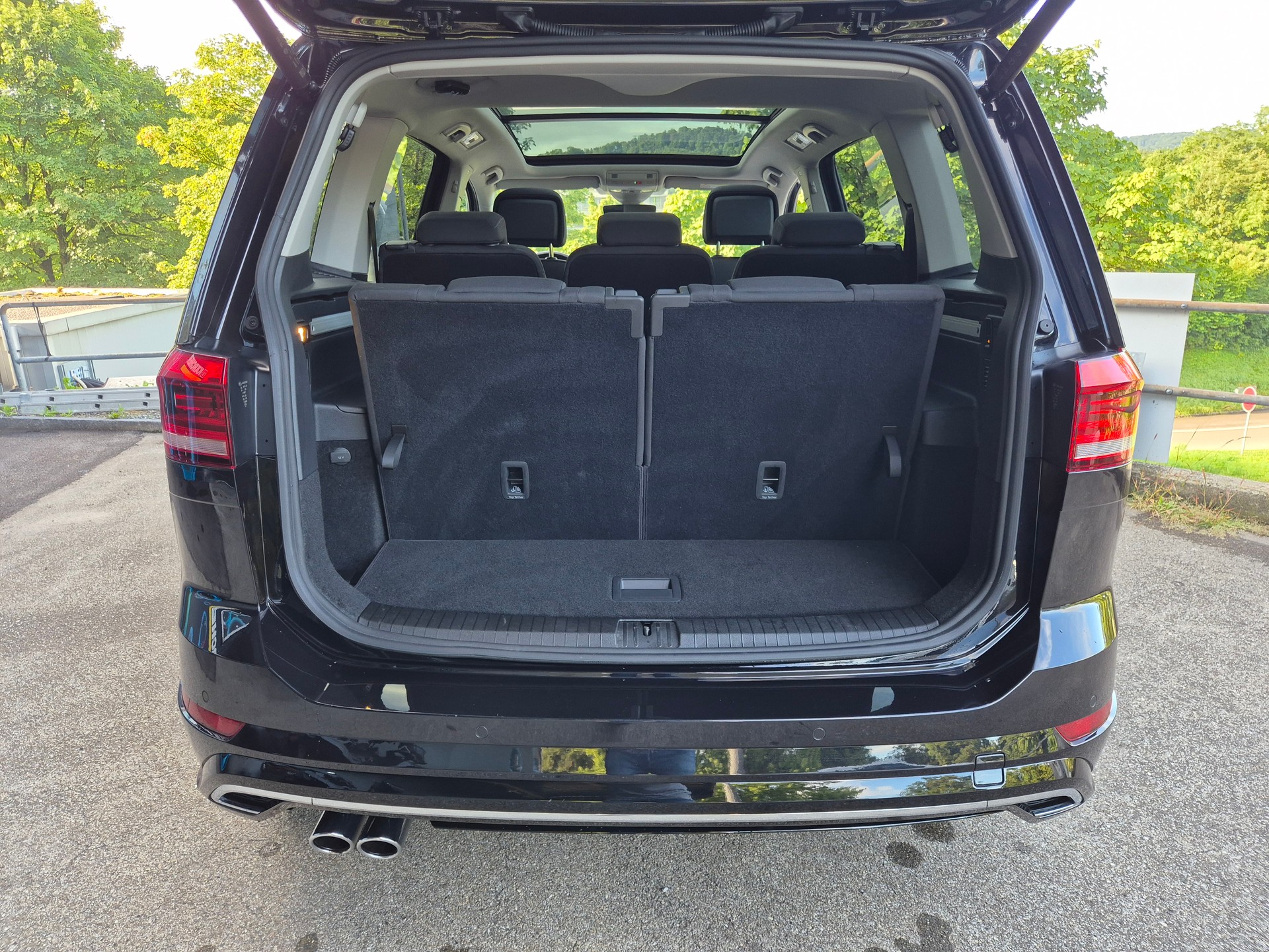 VW Touran 2.0 TDI BlueMotion Technology Highline DSG-image-25