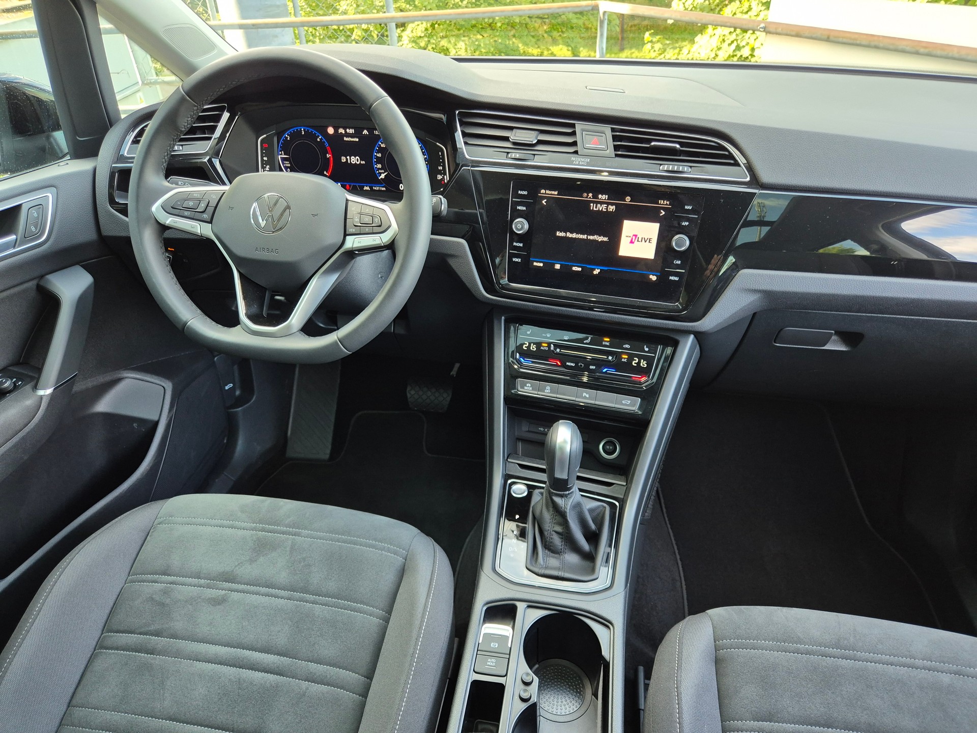 VW Touran 2.0 TDI BlueMotion Technology Highline DSG-image-18