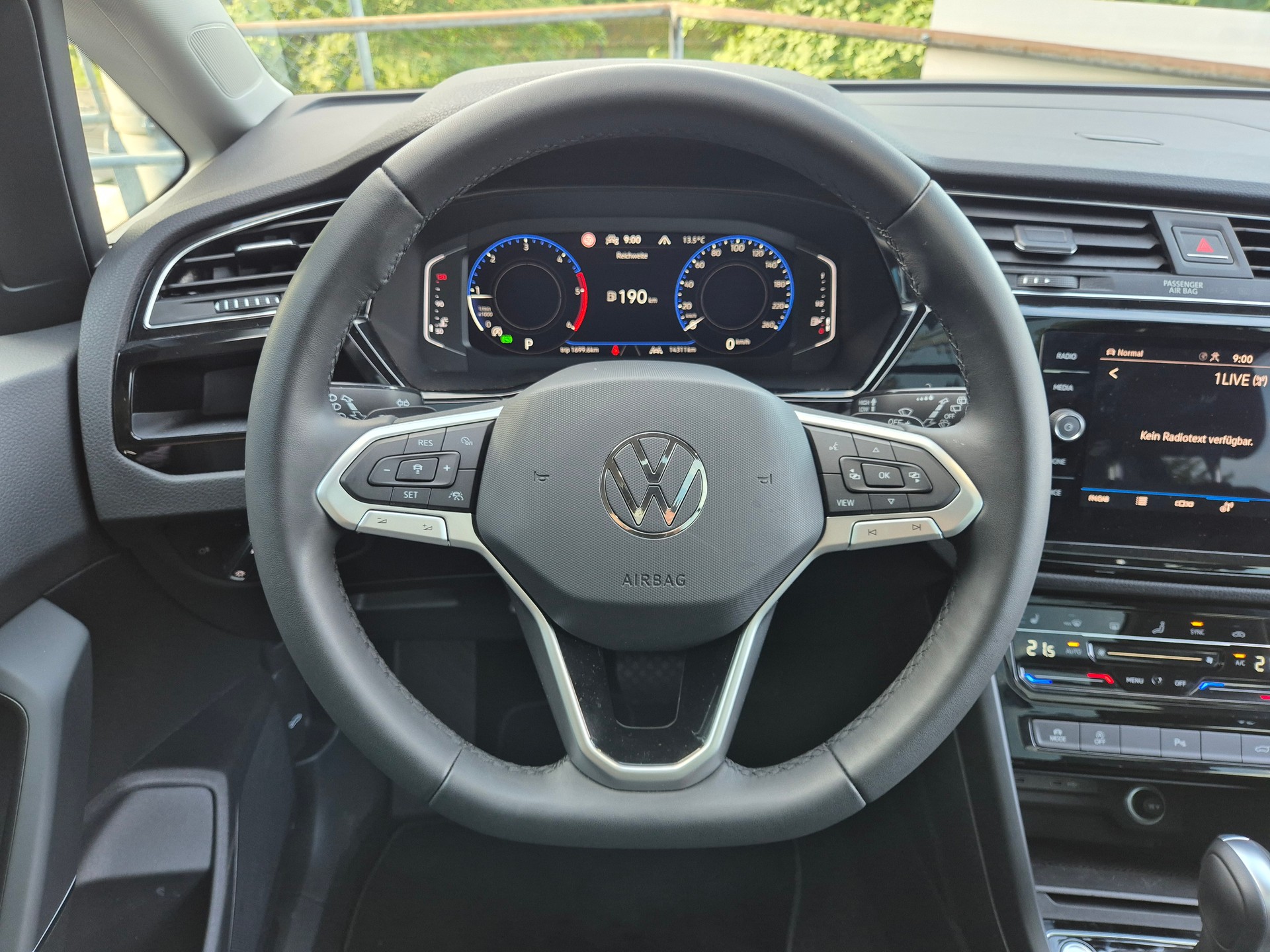 VW Touran 2.0 TDI BlueMotion Technology Highline DSG-image-13