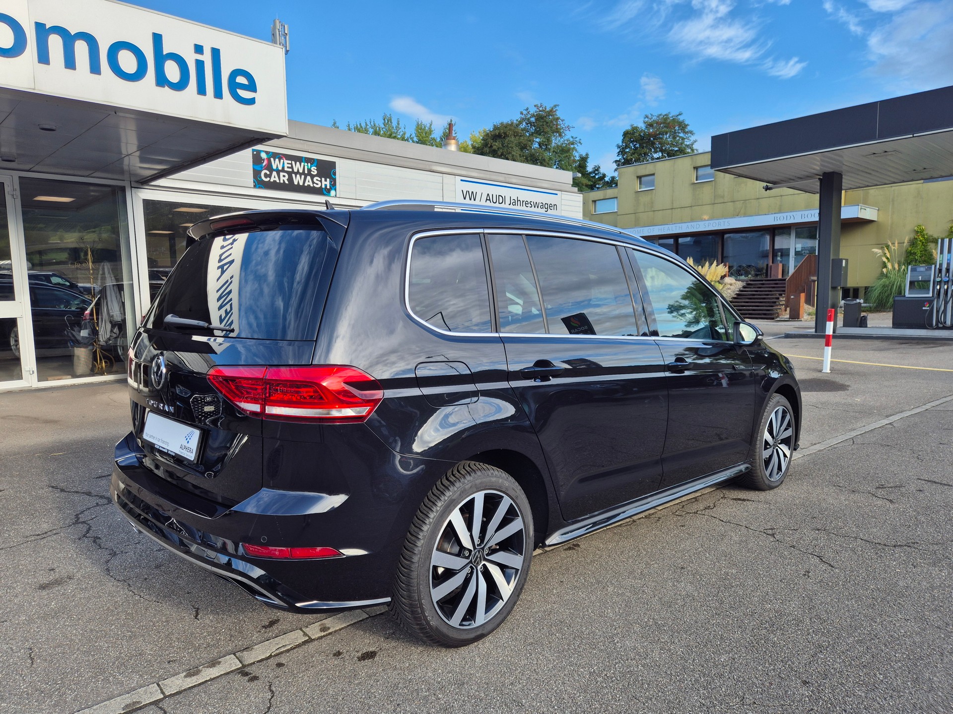 VW Touran 2.0 TDI BlueMotion Technology Highline DSG-image-4