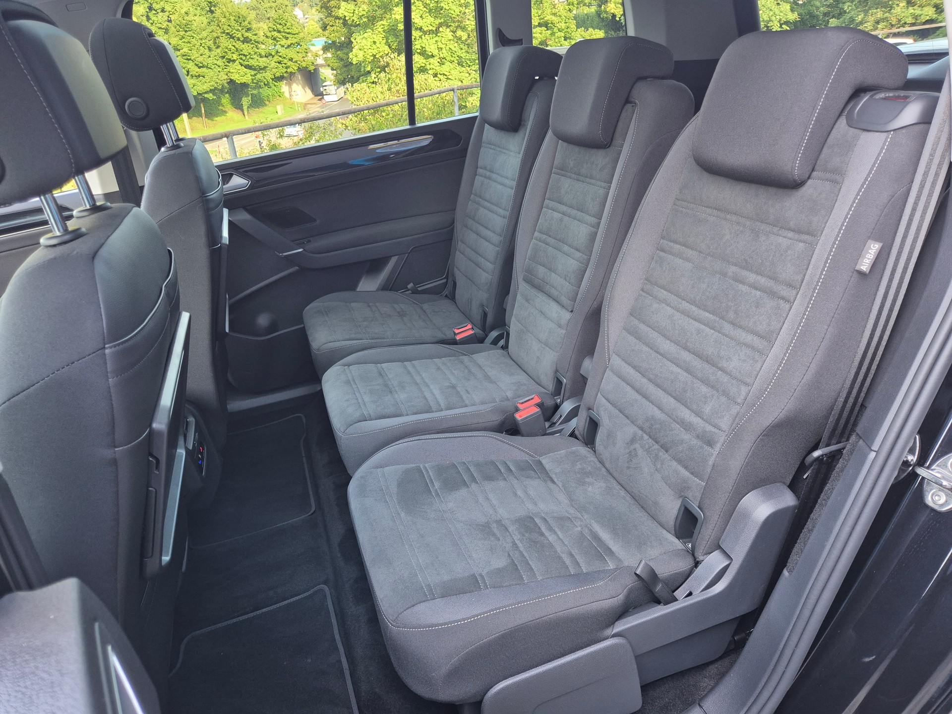 VW Touran 2.0 TDI BlueMotion Technology Highline DSG-image-15