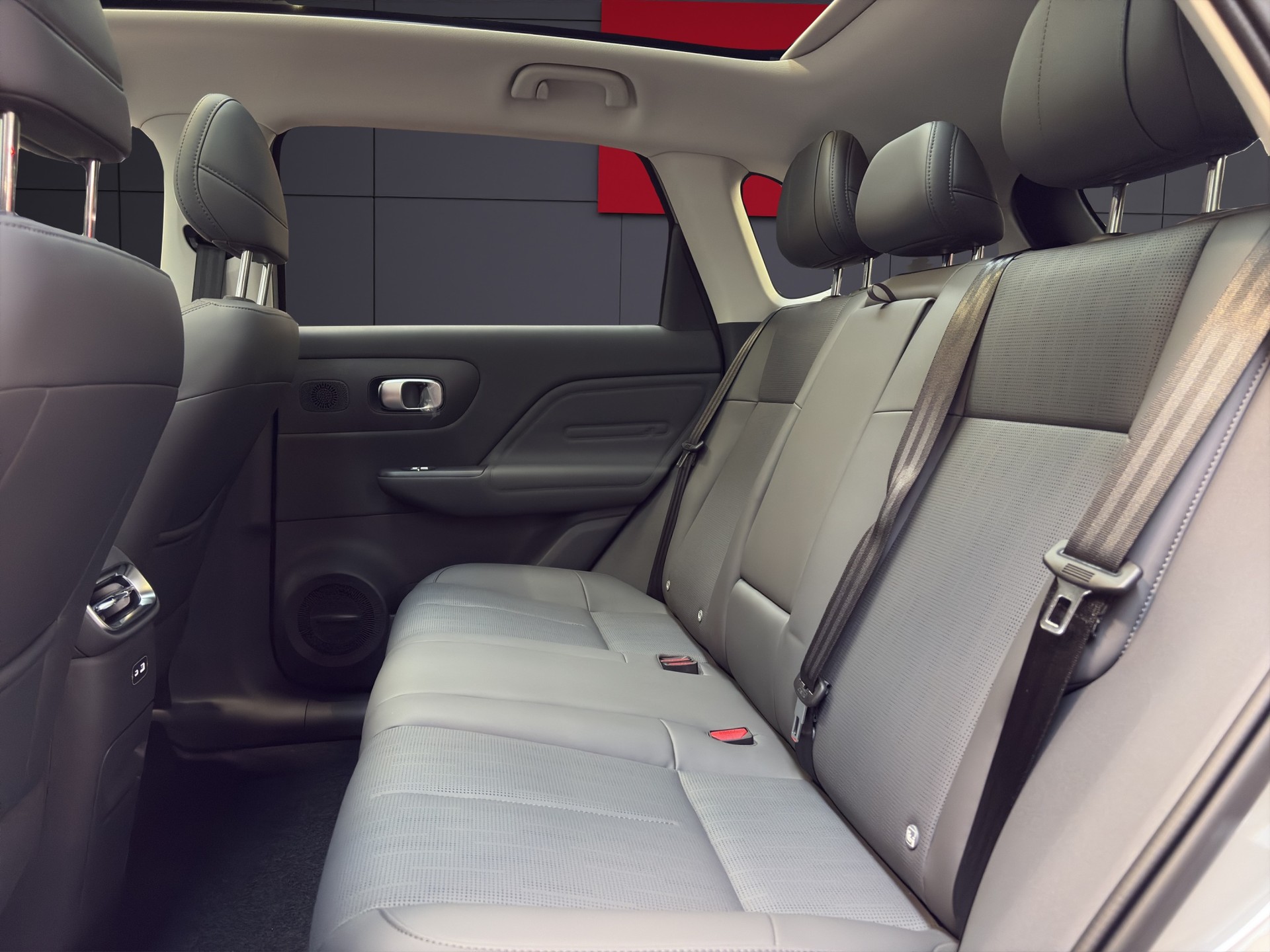 LEAPMOTOR B10 1.5 Hybrid EV-image-5