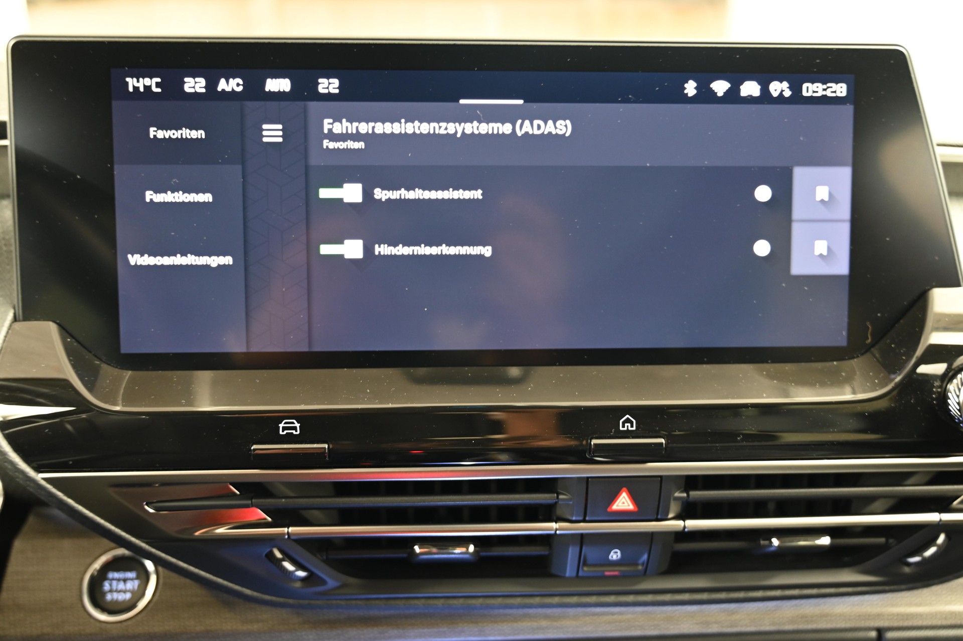 CITROEN C5 X 1.6 Plug-in Hybrid Shine-image-11