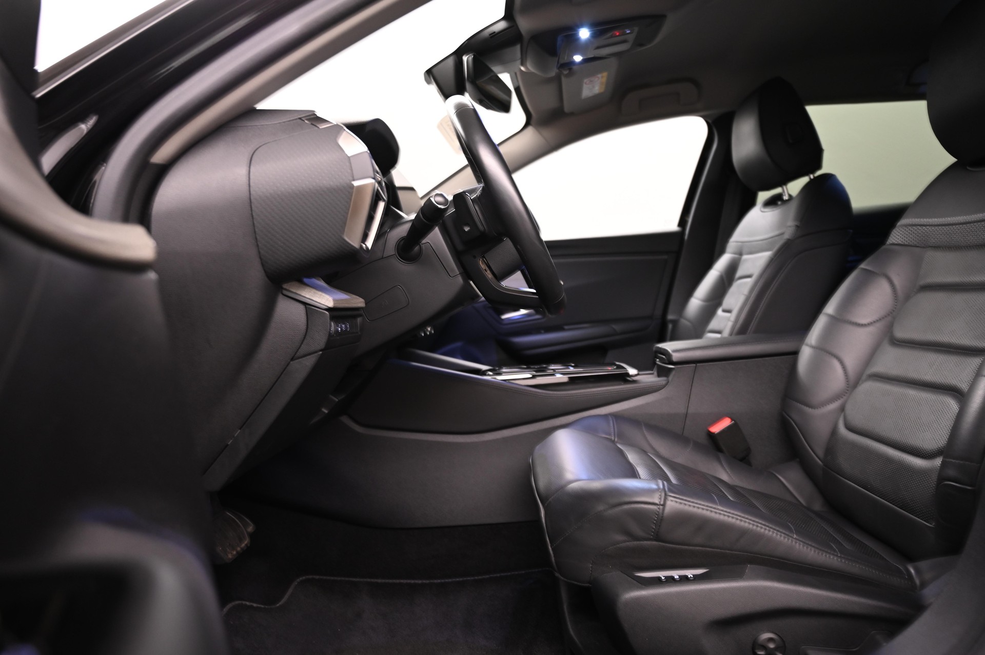 CITROEN C5 X 1.6 Plug-in Hybrid Shine-image-4
