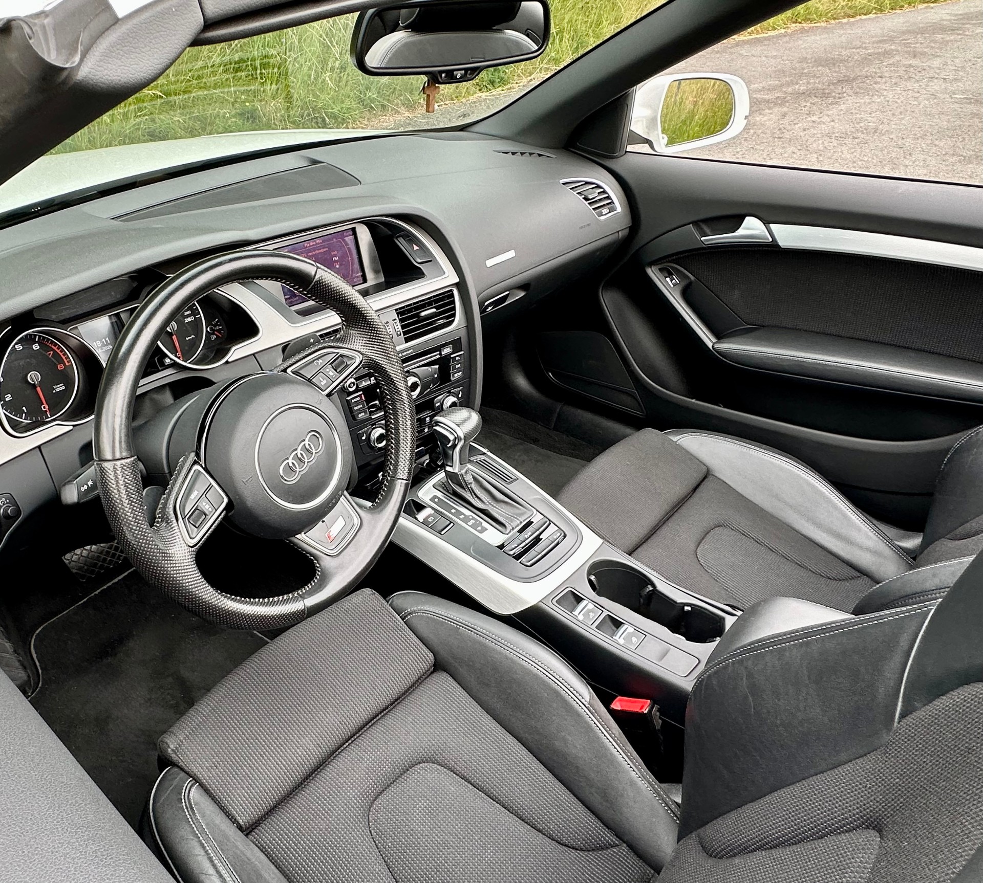 AUDI A5 Cabriolet 1.8 TFSI S Line-image-4