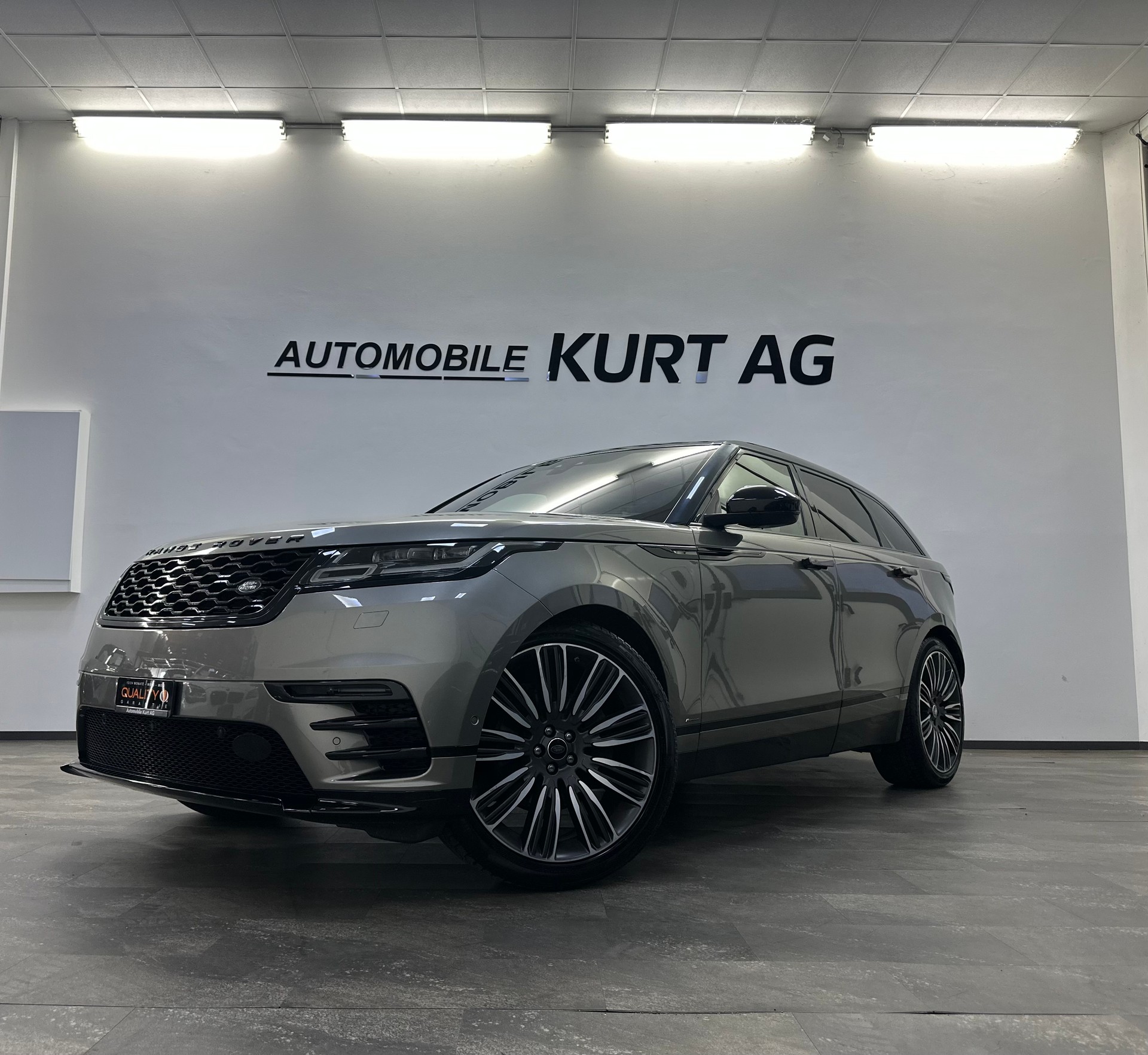 LAND ROVER Range Rover Velar R-Dynamic P 300 SE Automatic-image-1