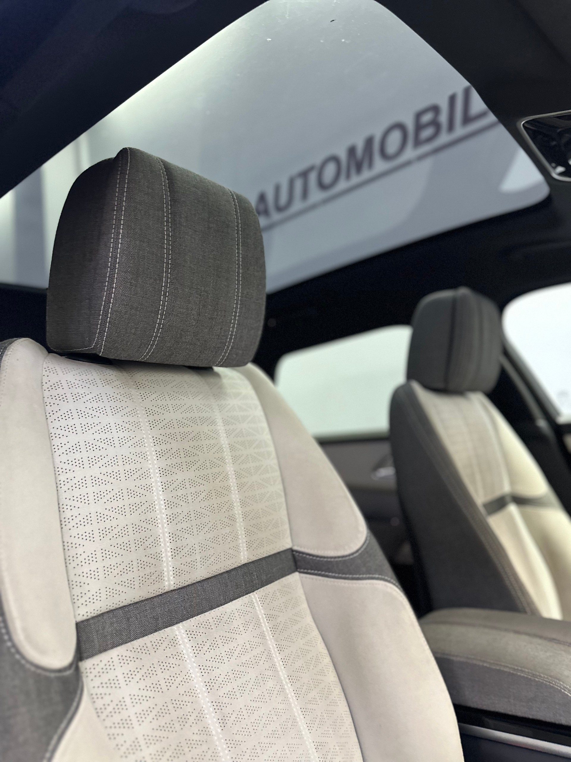 LAND ROVER Range Rover Velar R-Dynamic P 300 SE Automatic-image-16