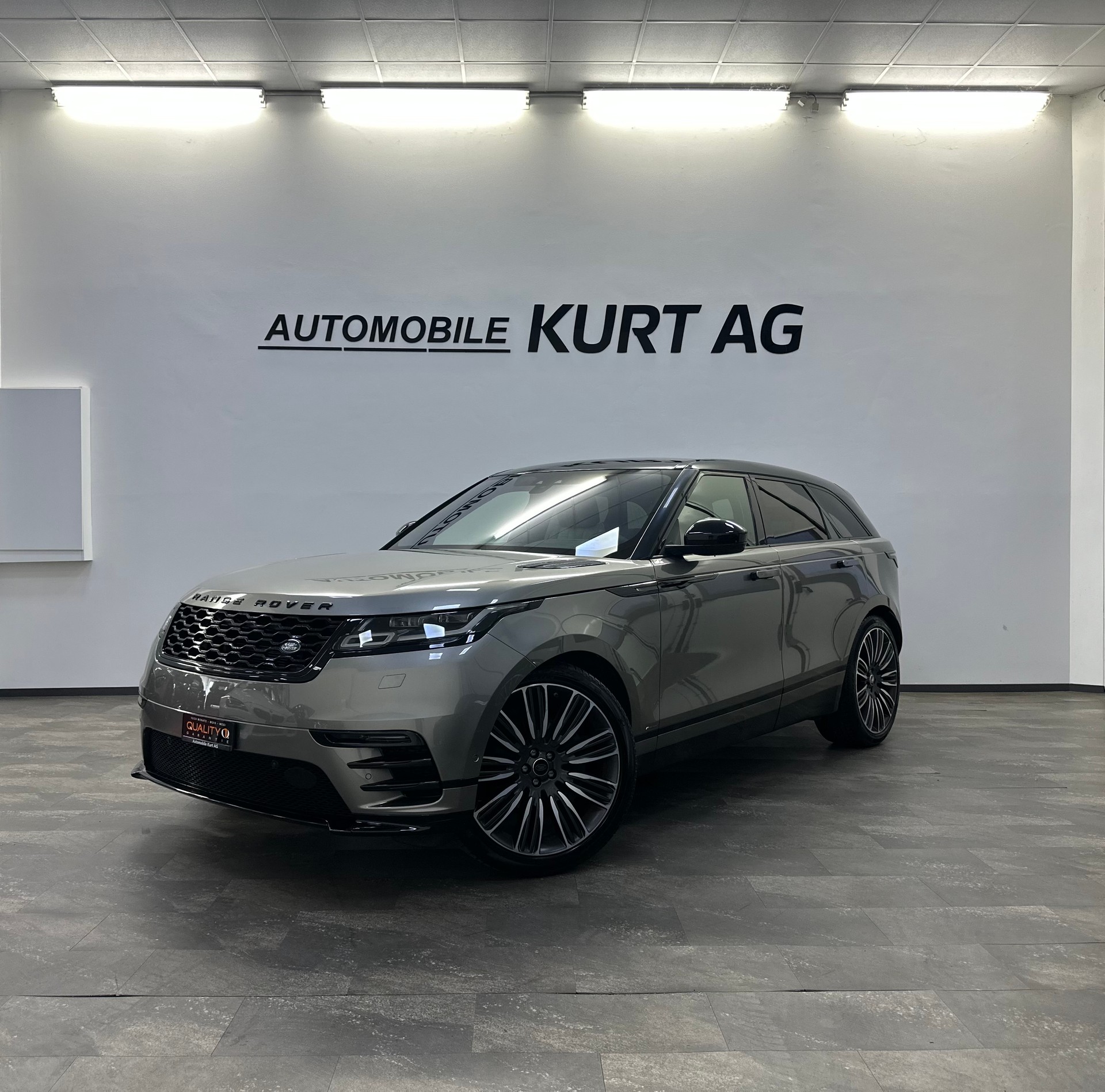 LAND ROVER Range Rover Velar R-Dynamic P 300 SE Automatic-image-0
