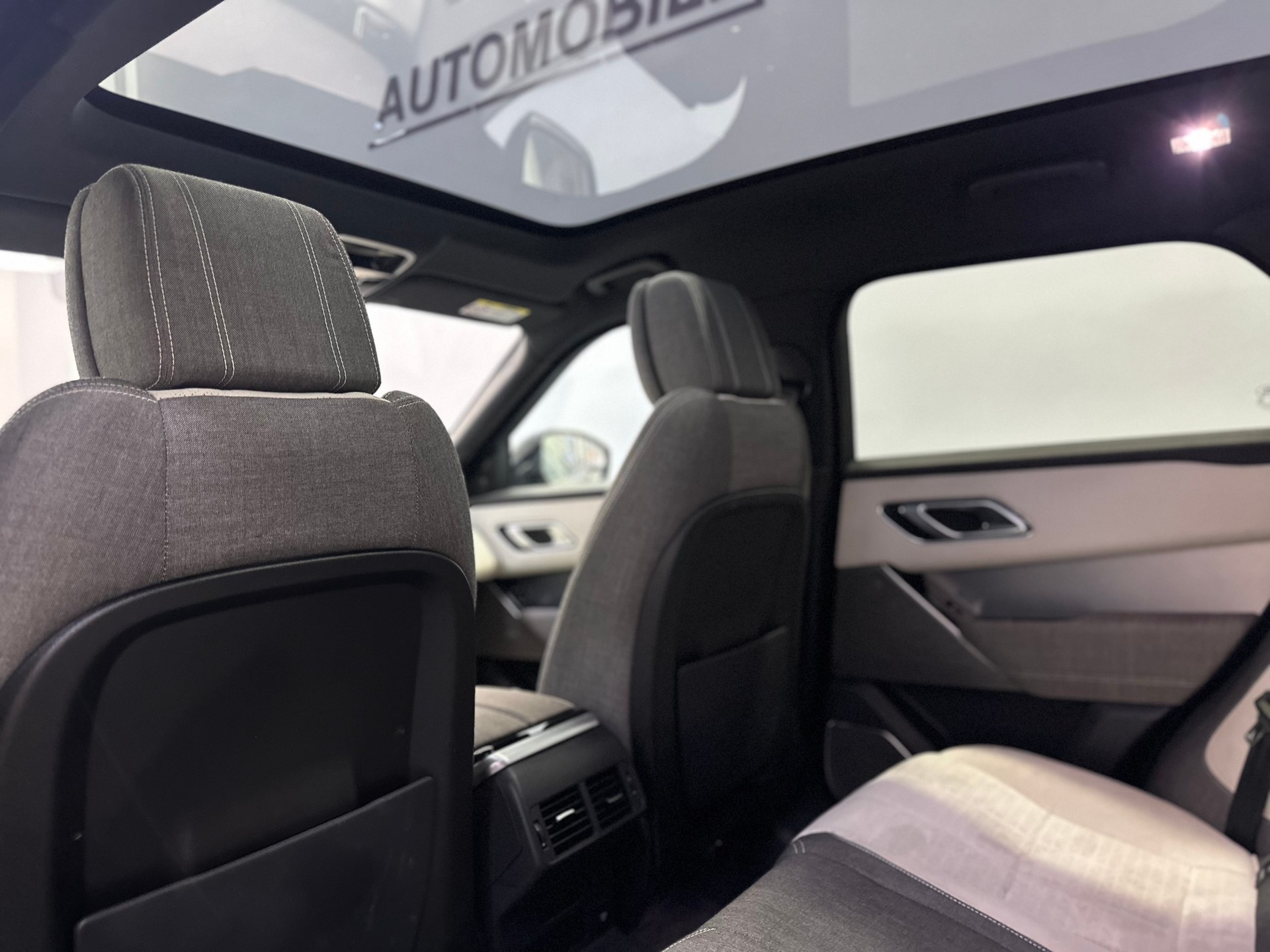 LAND ROVER Range Rover Velar R-Dynamic P 300 SE Automatic-image-17