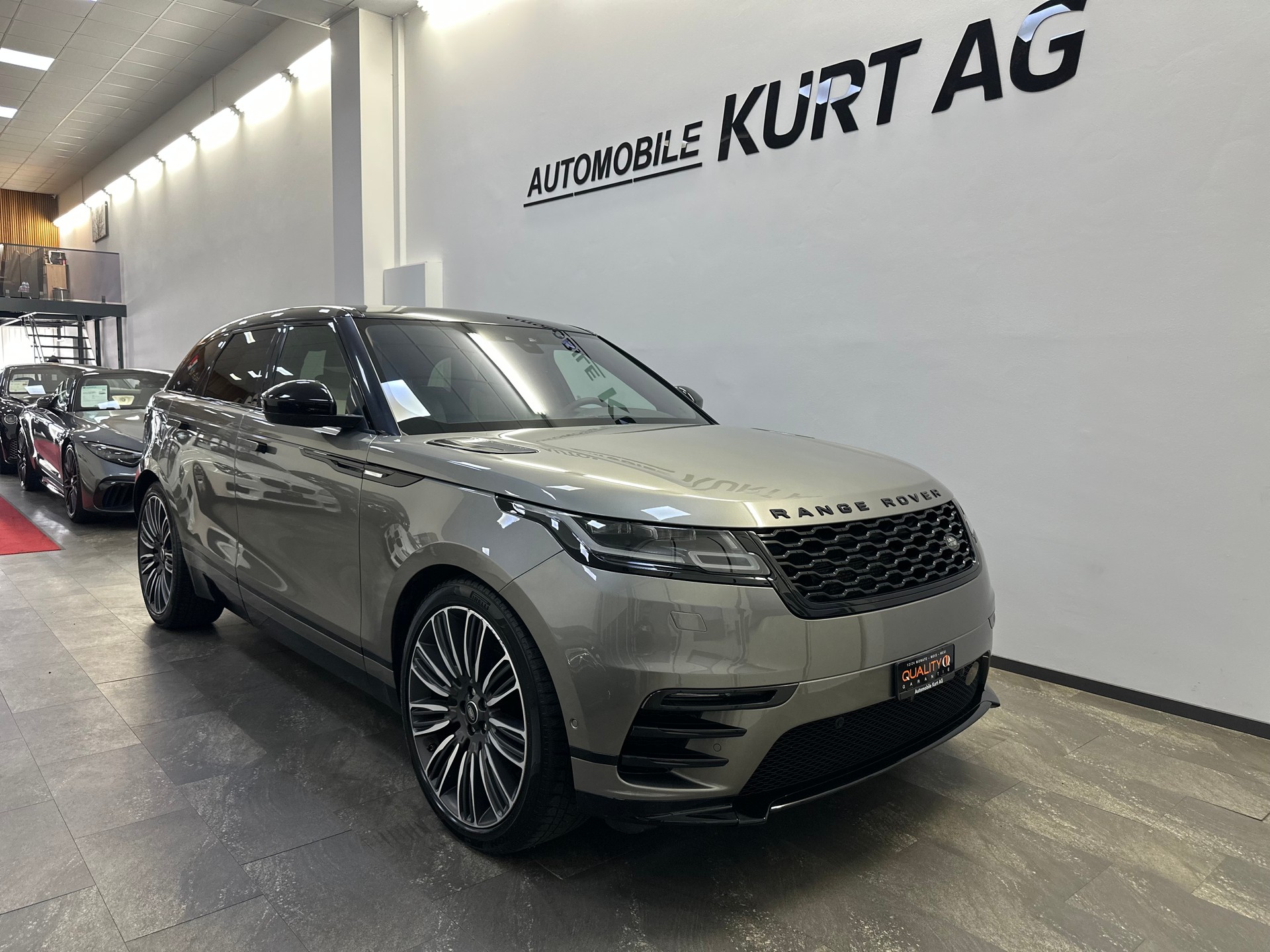 LAND ROVER Range Rover Velar R-Dynamic P 300 SE Automatic-image-7
