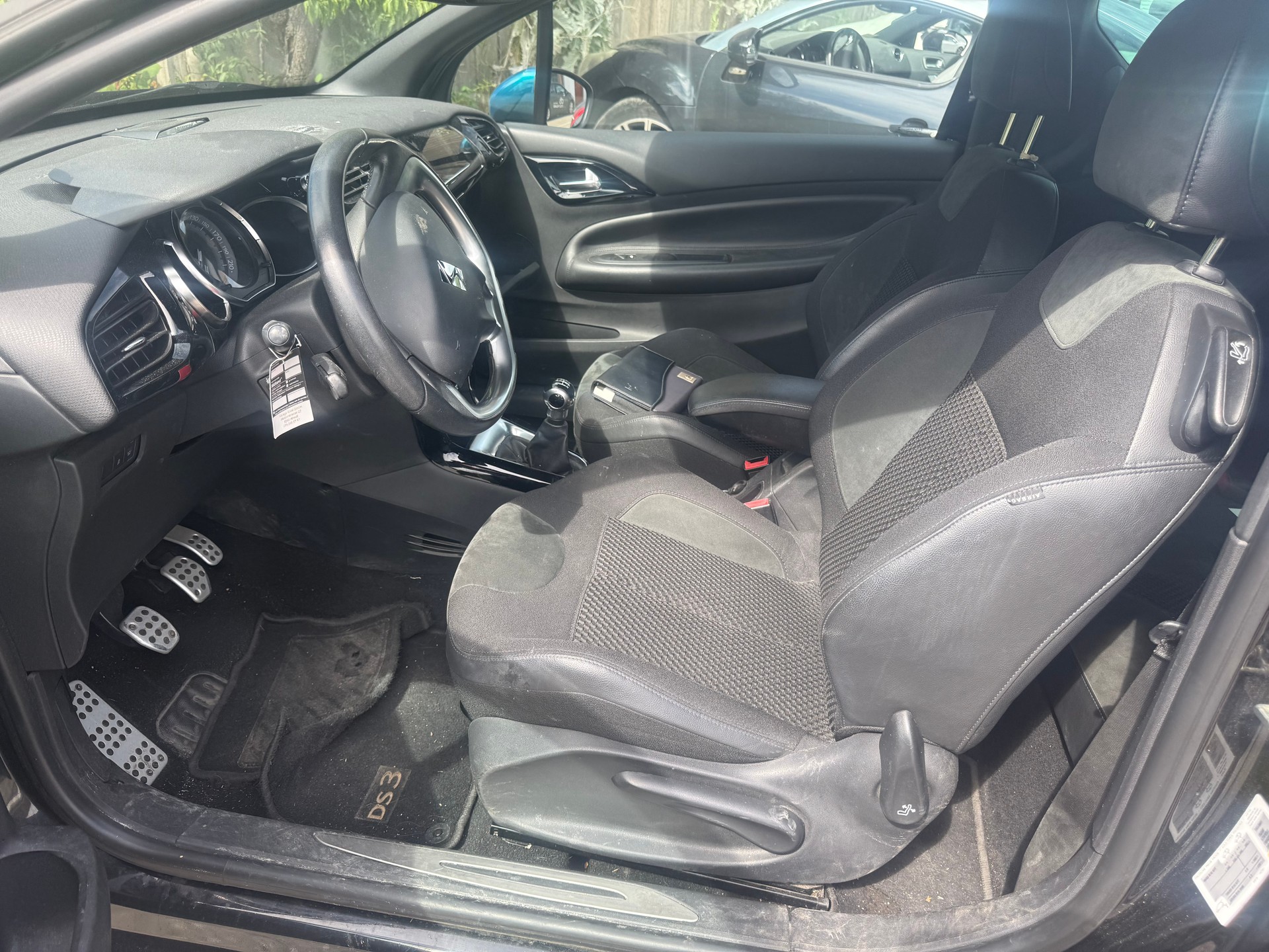 DS AUTOMOBILES DS3 1.2 Pure Tech Eye Tech-image-1