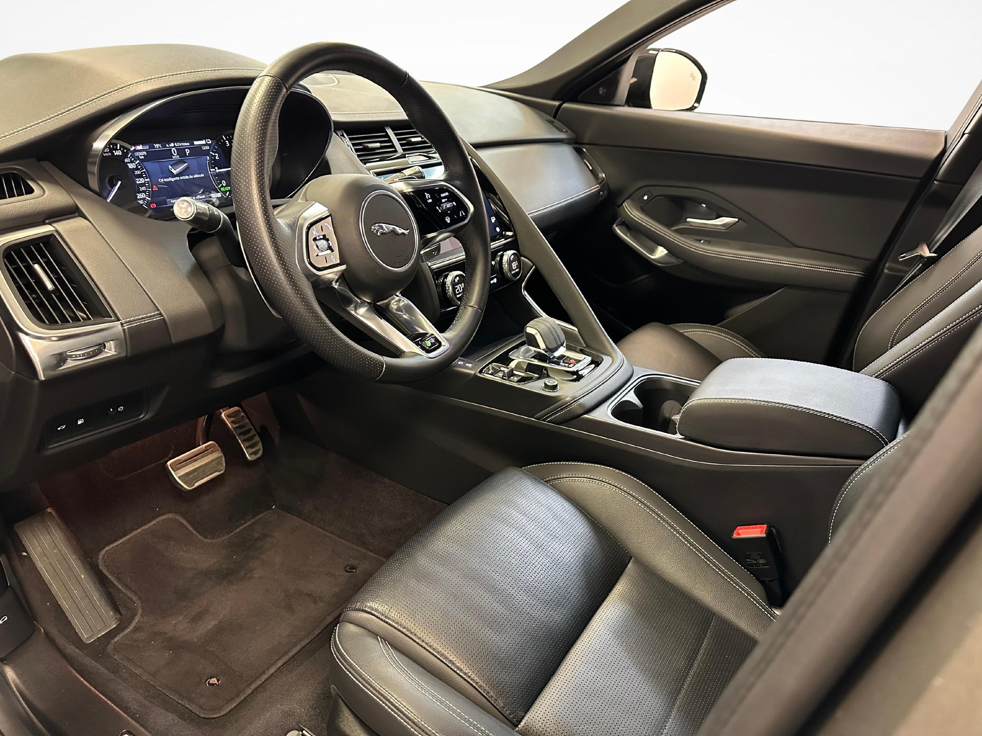 JAGUAR E-Pace 1.5 T 300e R-Dynamic S AWD-showroom-element-3