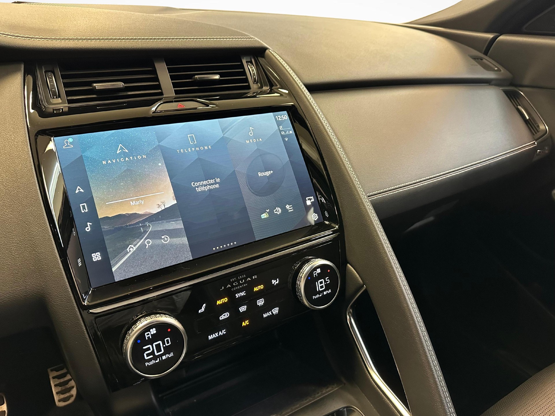 JAGUAR E-Pace 1.5 T 300e R-Dynamic S AWD-image-7