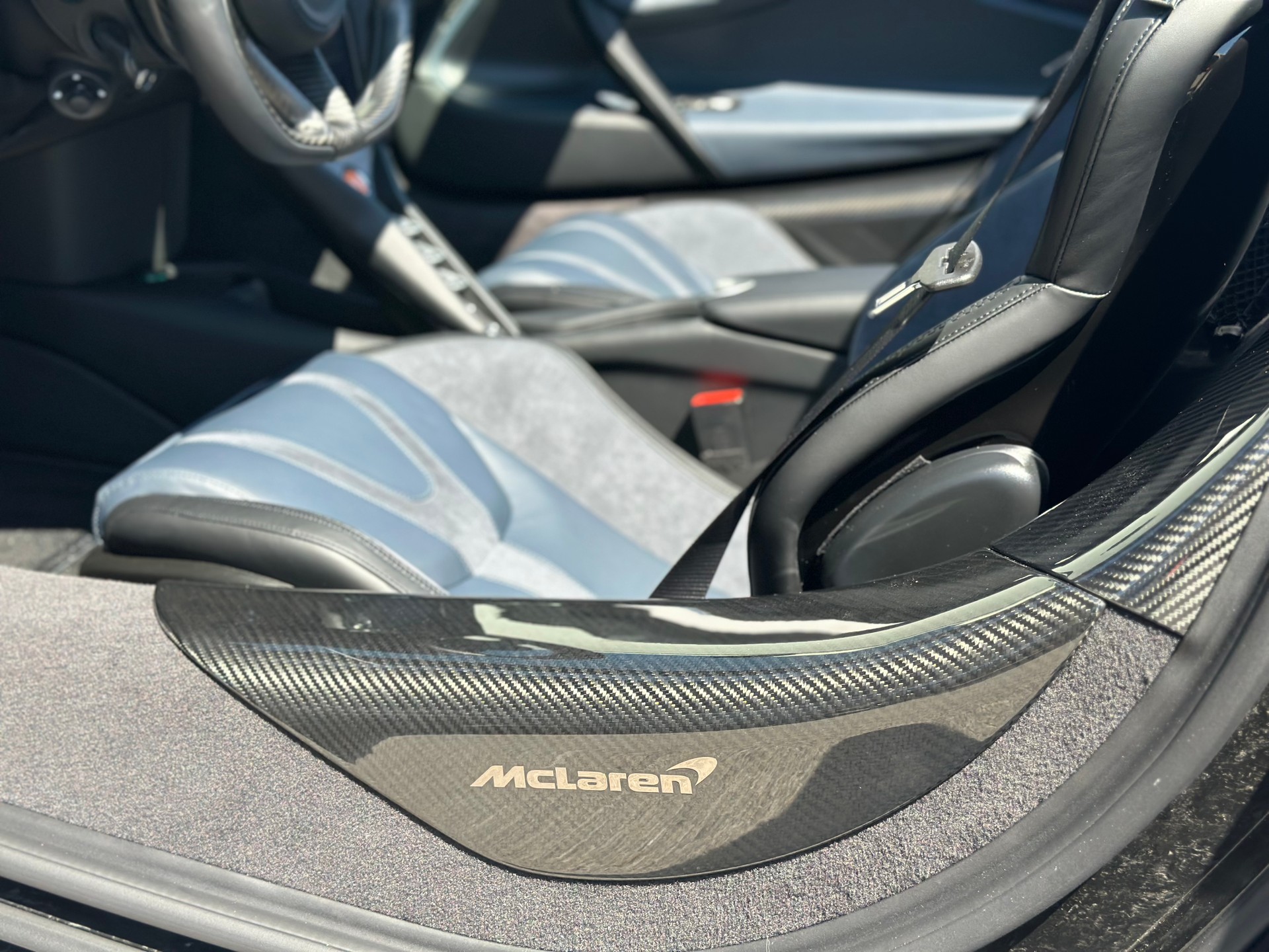 McLAREN 750S Spider-image-7
