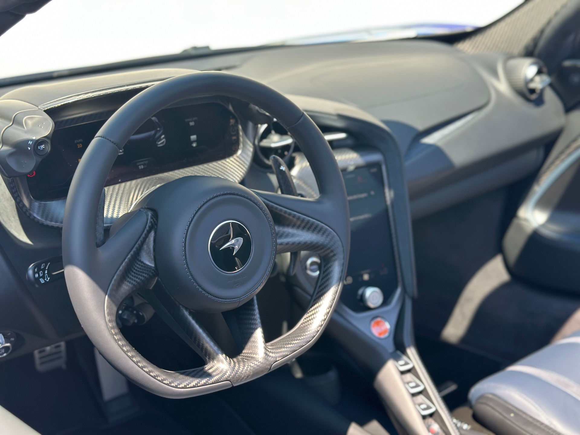 McLAREN 750S Spider-image-6