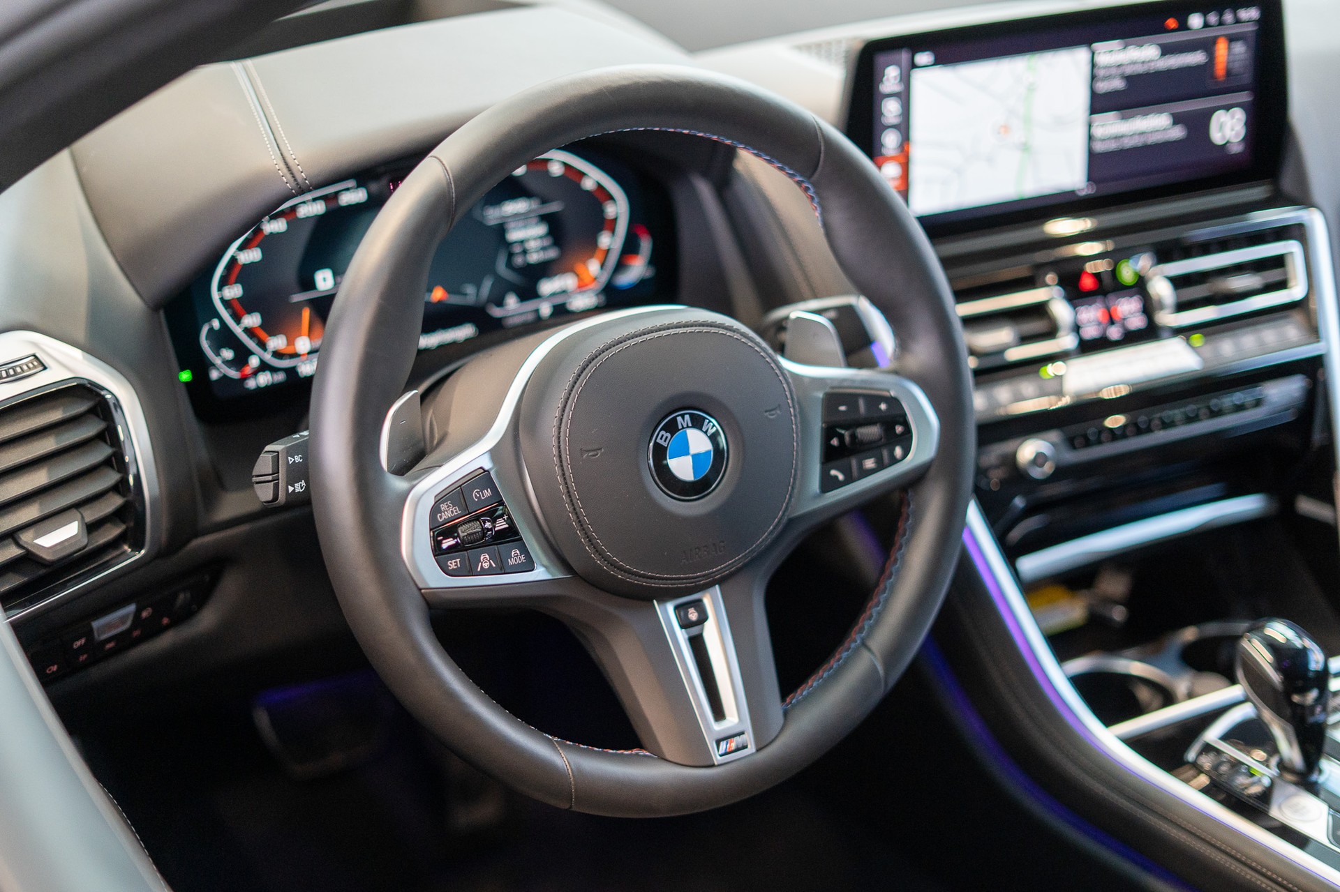 BMW M850i xDrive Gran Coupé / 360°Kamera / HeadUp / Harman/Kardon-image-10