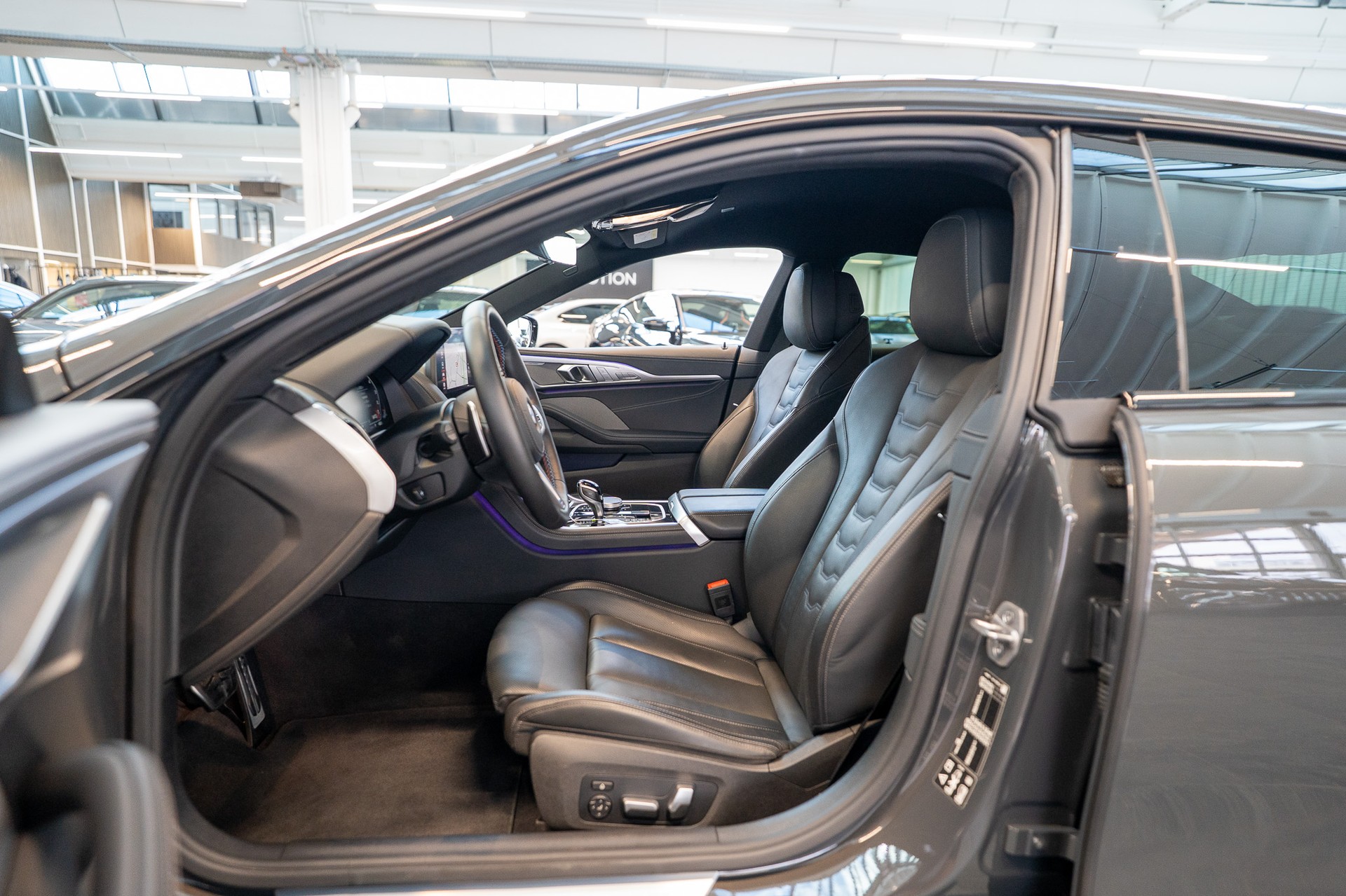 BMW M850i xDrive Gran Coupé / 360°Kamera / HeadUp / Harman/Kardon-image-8