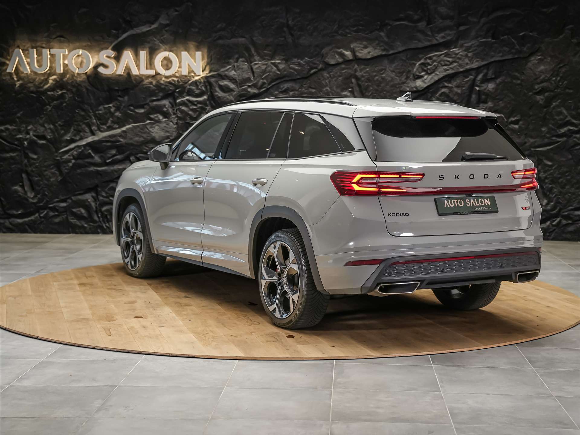 SKODA Kodiaq 2.0 TSI RS 4x4 *7 Sitze*Panorama*Sitzlüftung*Head-Up*-image-3