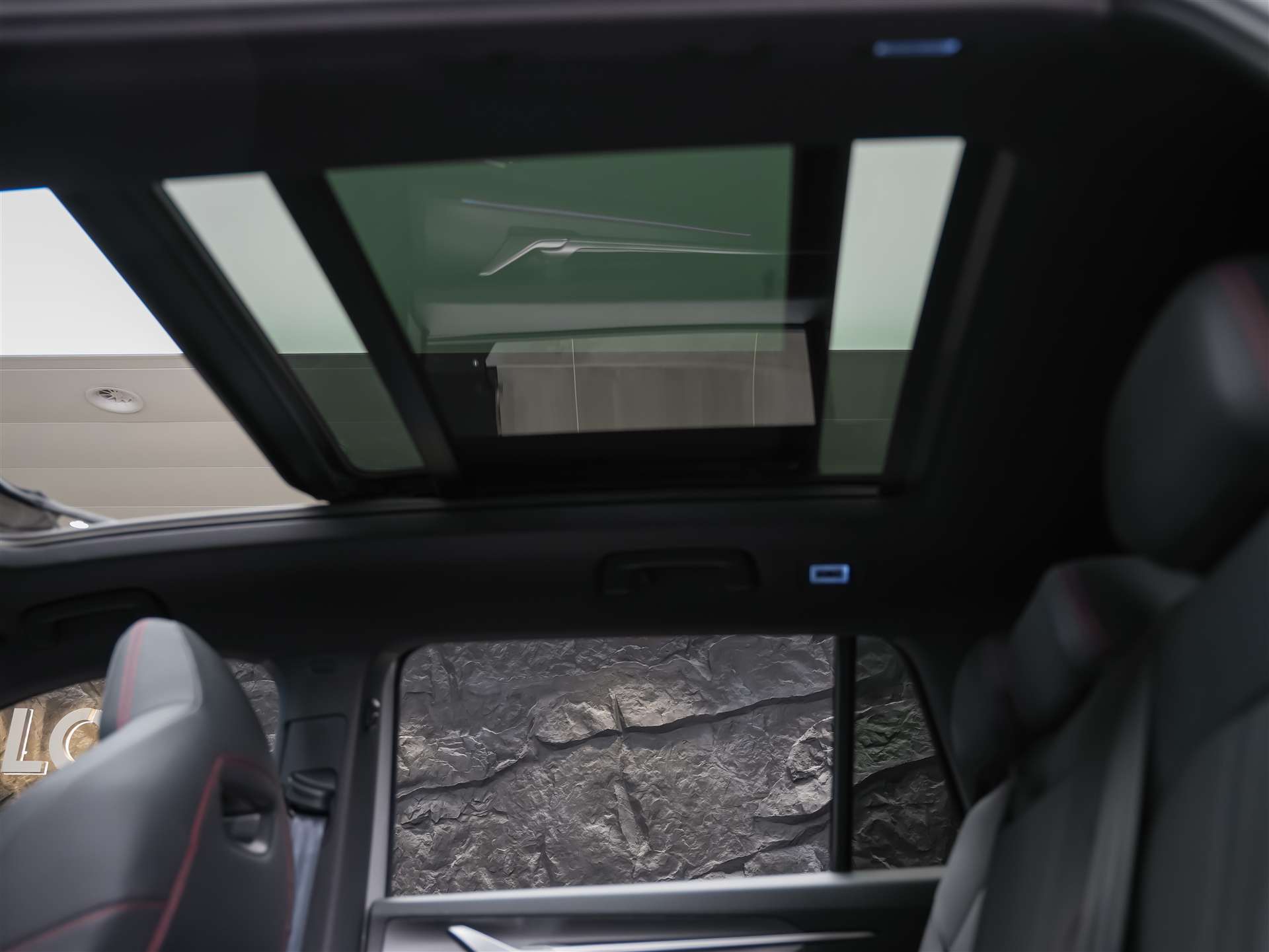 SKODA Kodiaq 2.0 TSI RS 4x4 *7 Sitze*Panorama*Sitzlüftung*Head-Up*-image-14