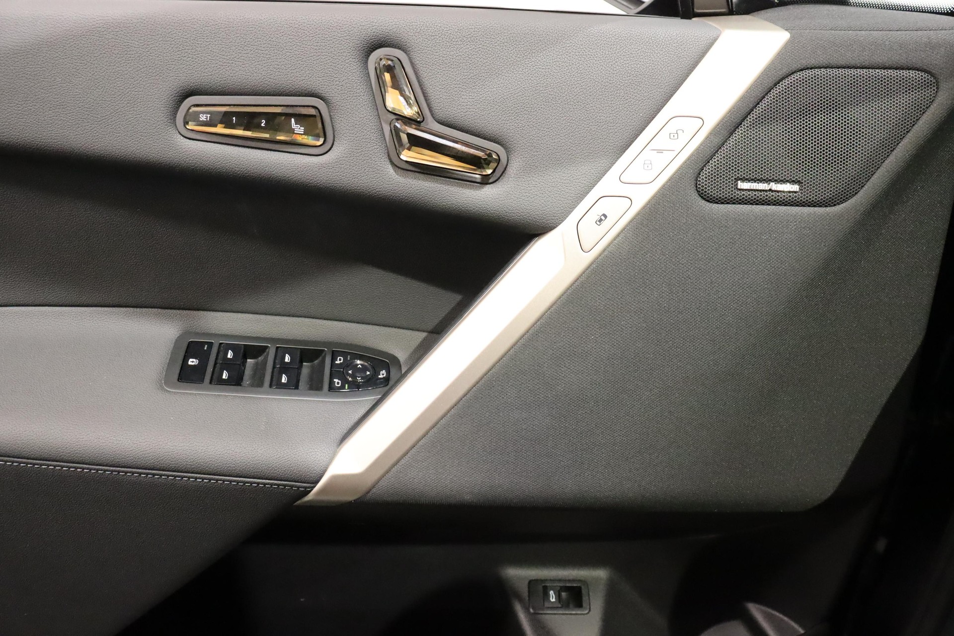 BMW iX xDrive40-image-20