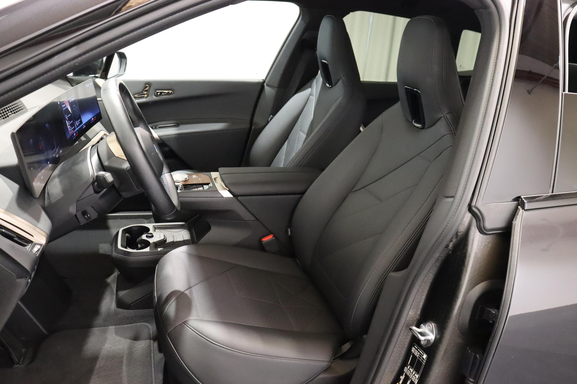 BMW iX xDrive40-image-9